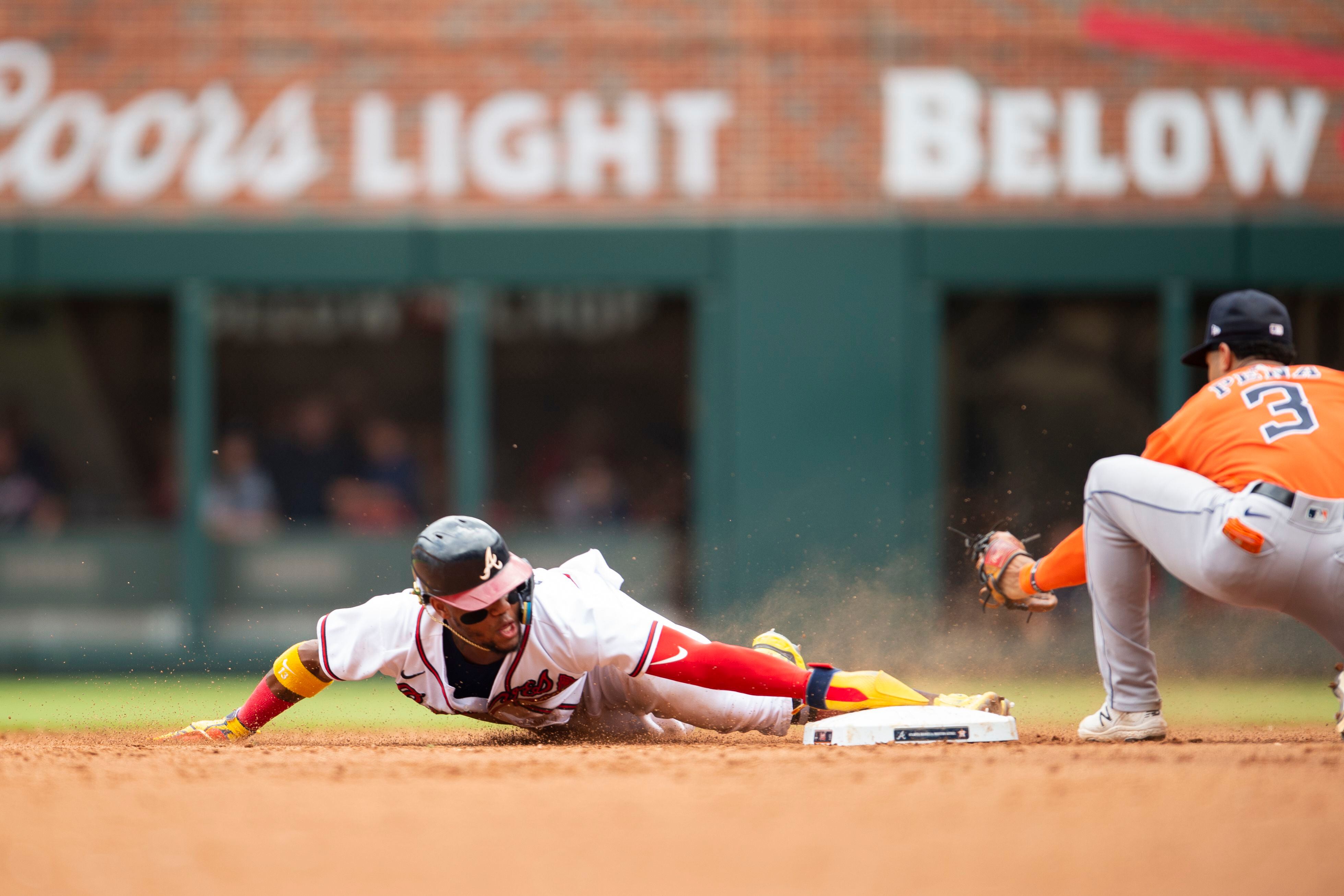 Houston Astros shortstop Mauricio Dubon (14) batting in the bottom of the  fifth inning of the MLB game between the Houston Astros and the New York  Mets on Tuesday, June 21, 2022