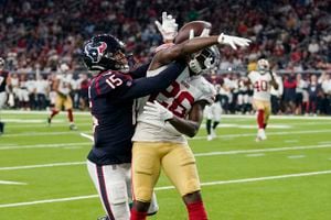 Mills throws TD pass, Texas beat 49ers 17-0 to end preseason