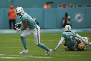 Dolphins head coach Mike McDaniel preparing for Skylar Thompson, Teddy  Bridgewater to start against Jets