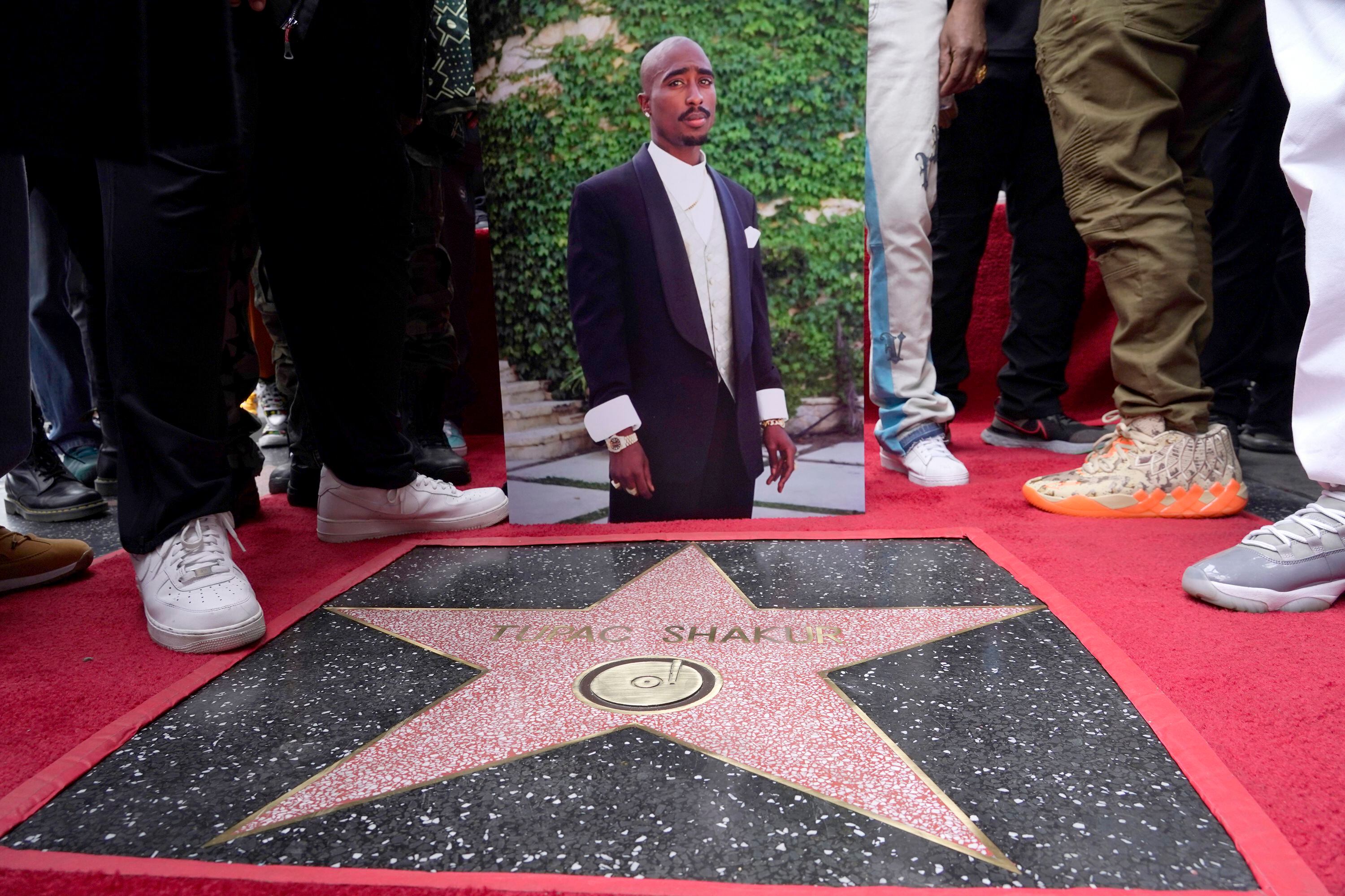 Miami Dolphins Unveil Six Former Players To Walk Of Fame