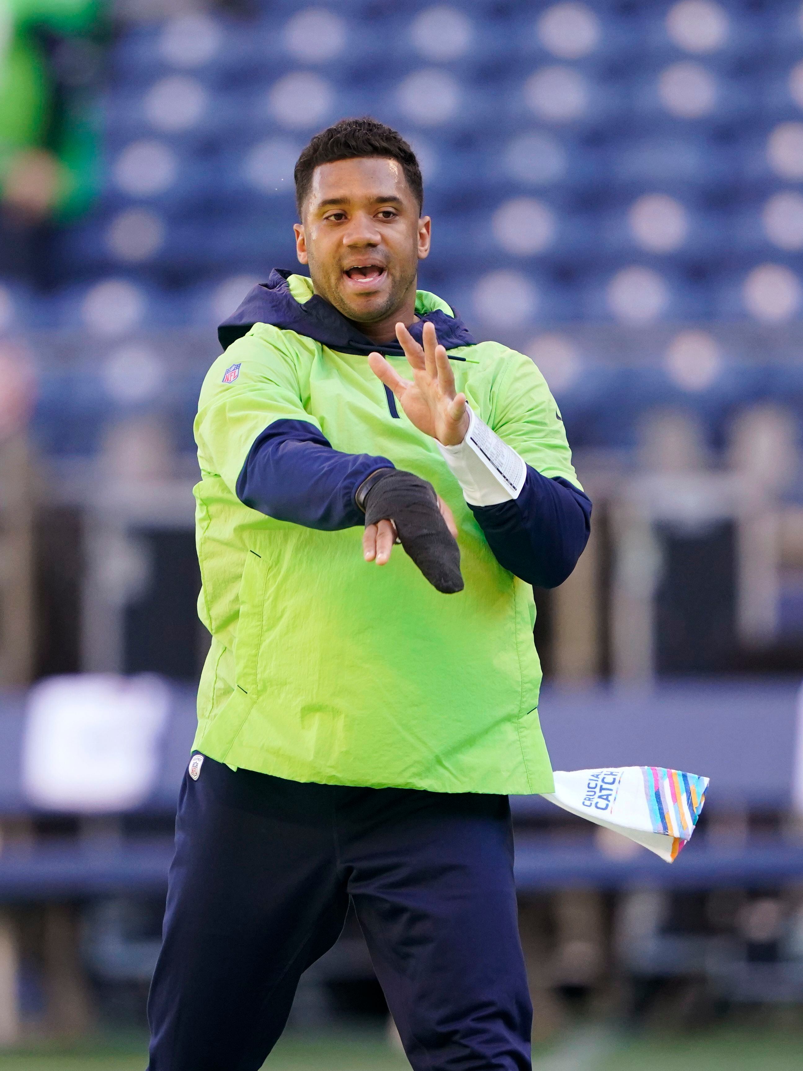 In Russell Wilson's return to Seattle, 's 'Just Walk Out