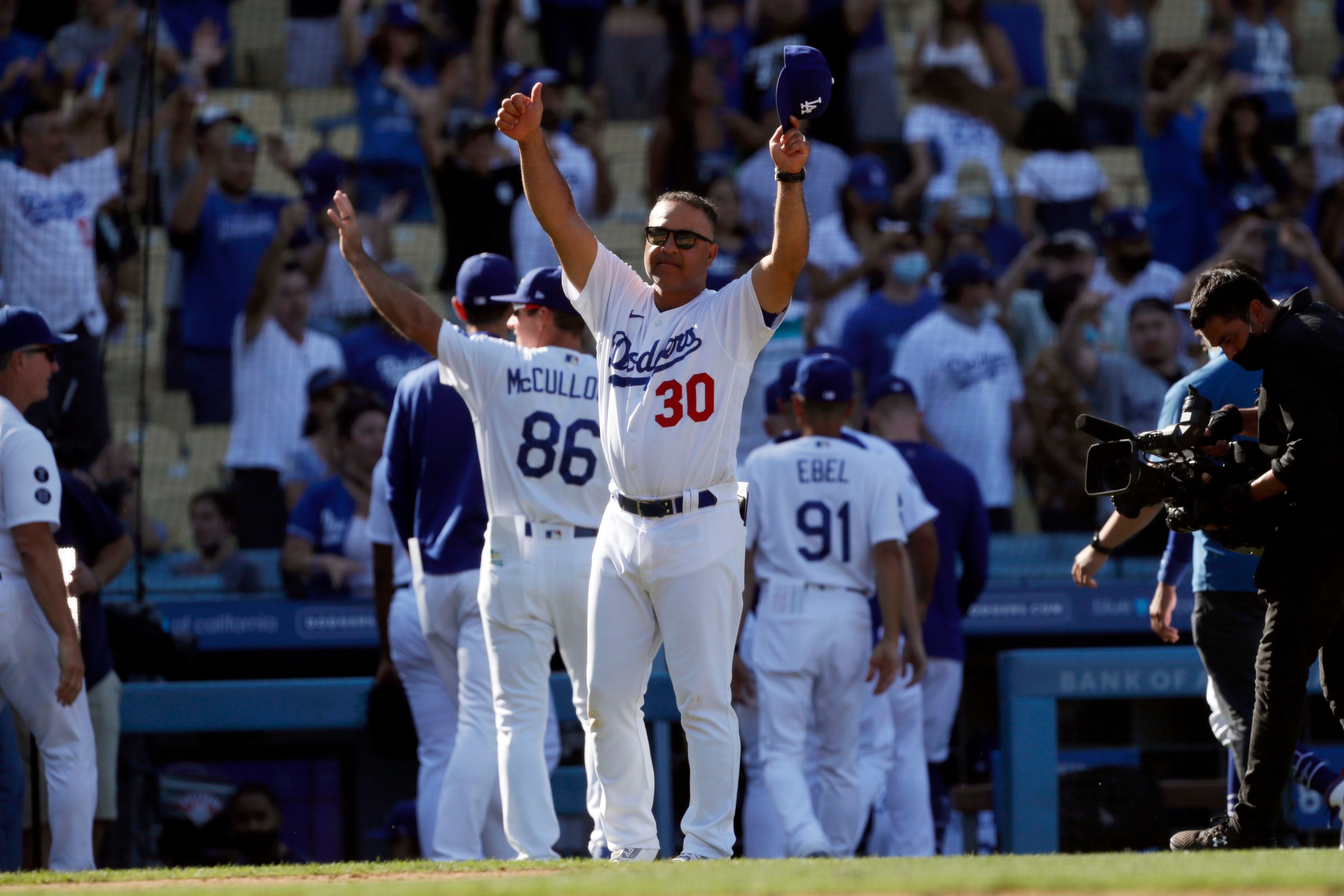 Giants clinch 2021 NL West title with franchise-record 107th win