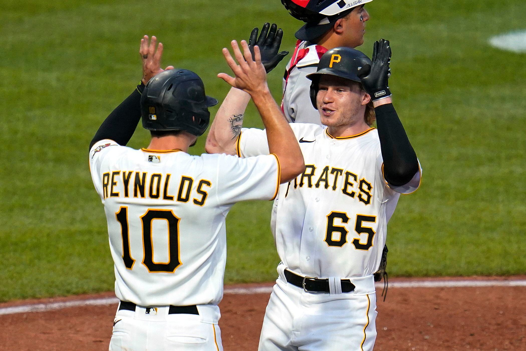 Pirates turn two to end game, 10/05/2022