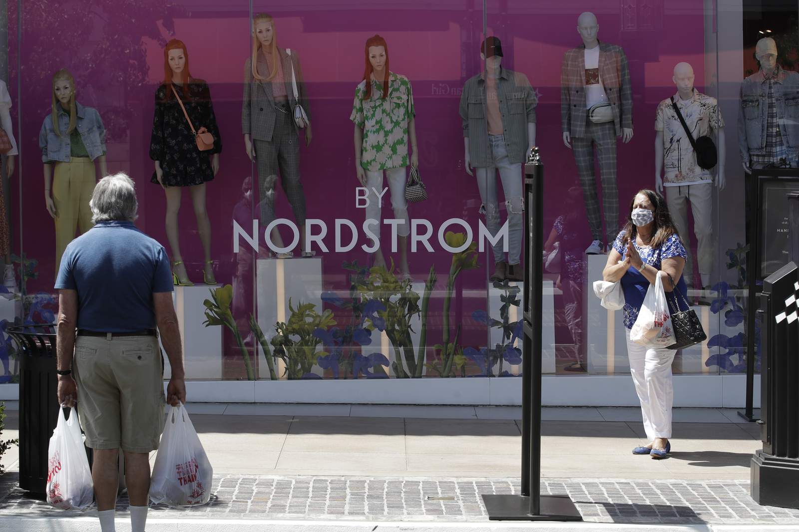 Nordstrom's 1Q sales fell 40% as pandemic shuttered stores