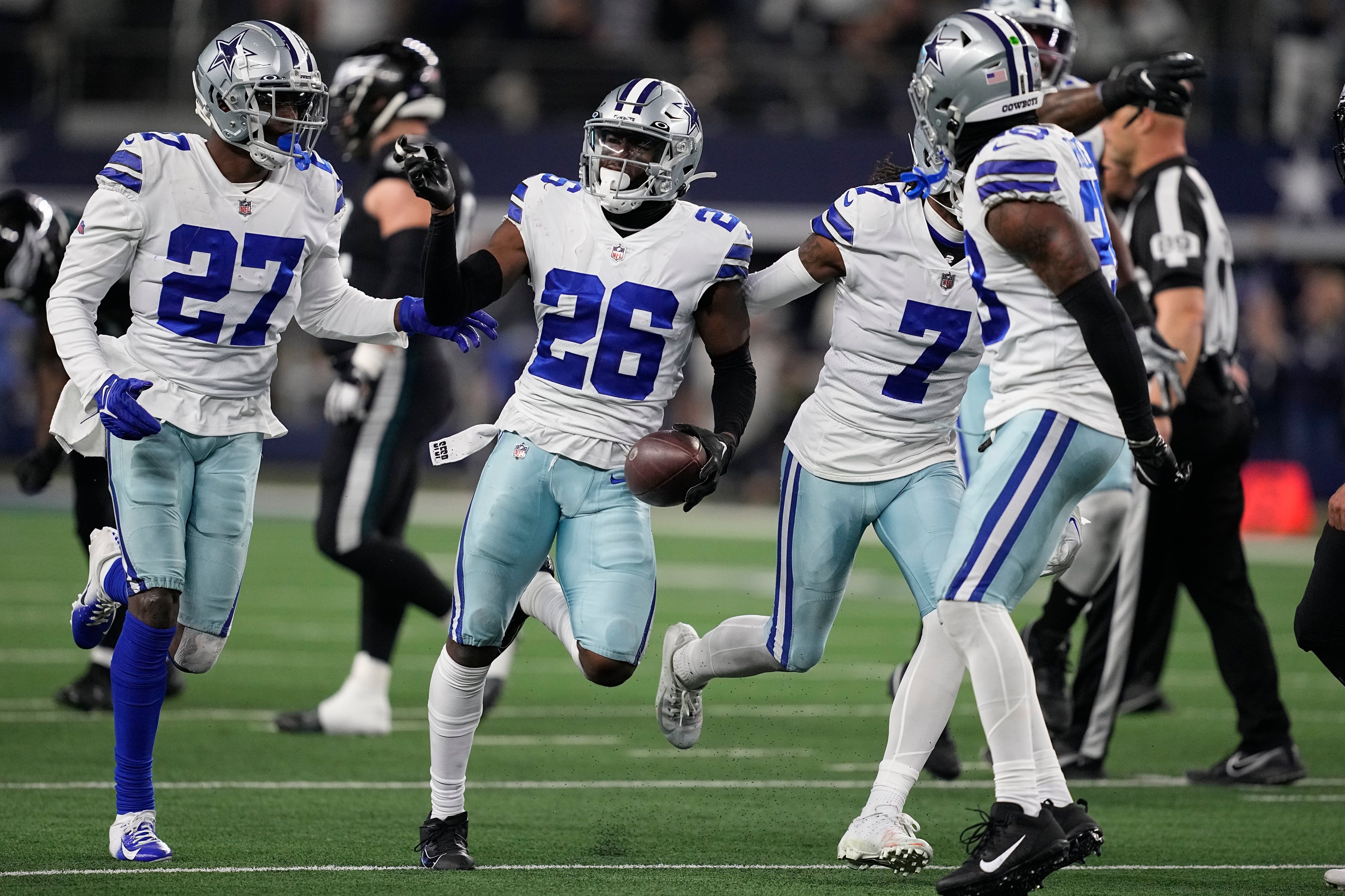 Look: Cowboys CB DaRon Bland scores 2nd Pick-6 in 4 games