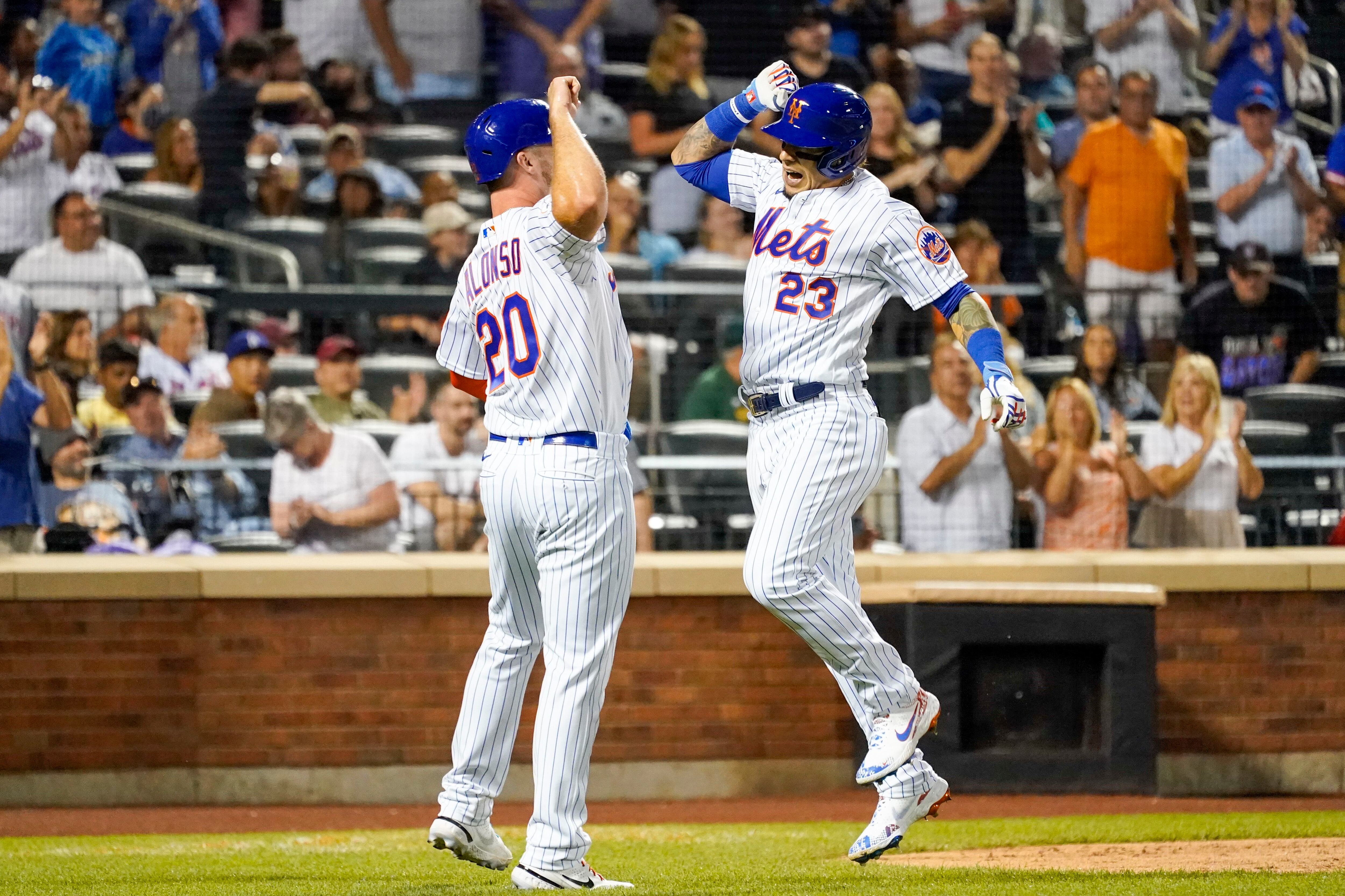 Mets rally for walk-off win; Javier Baez homers in Mets debut