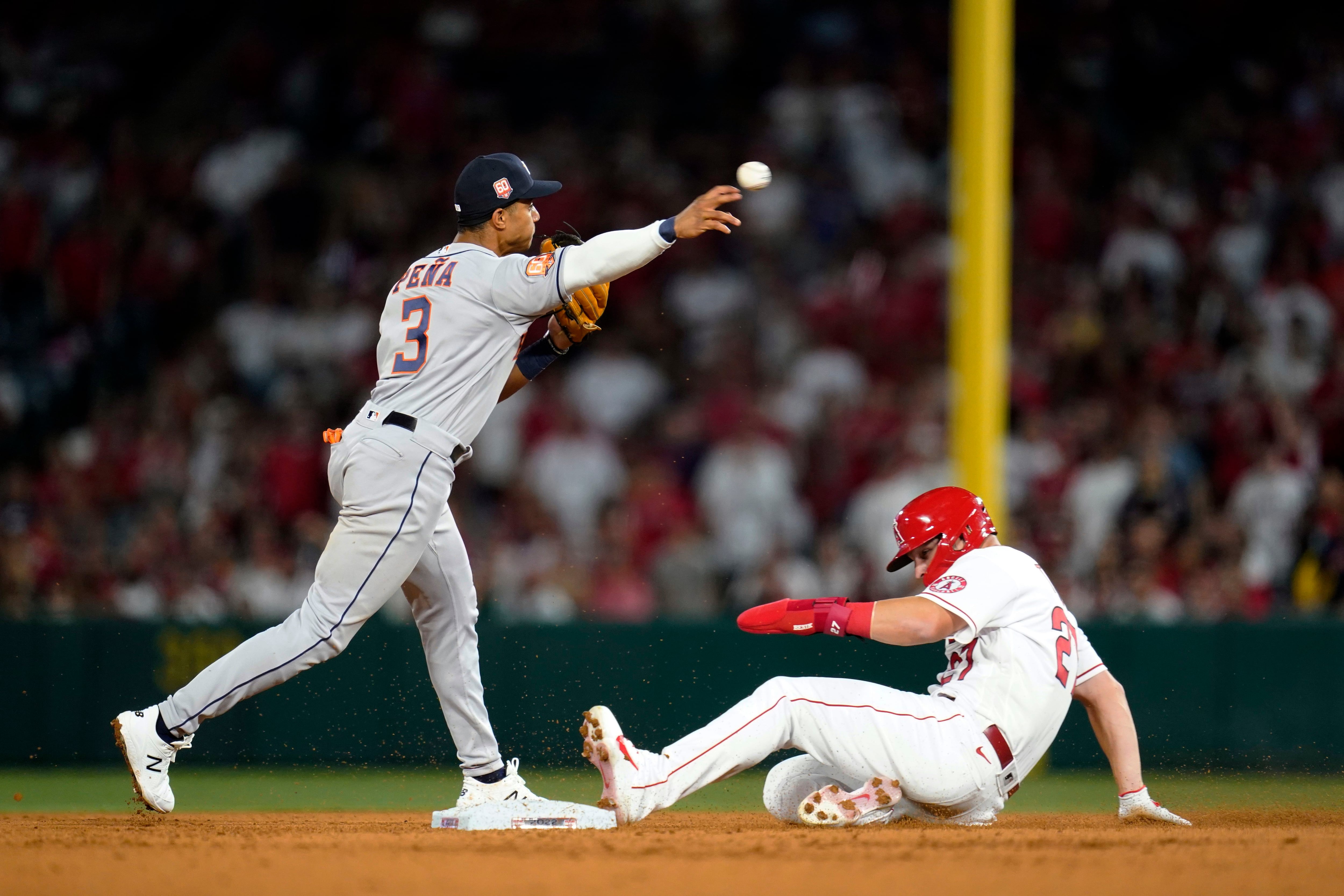 Jose Altuve leaves game after fouling ball off groin