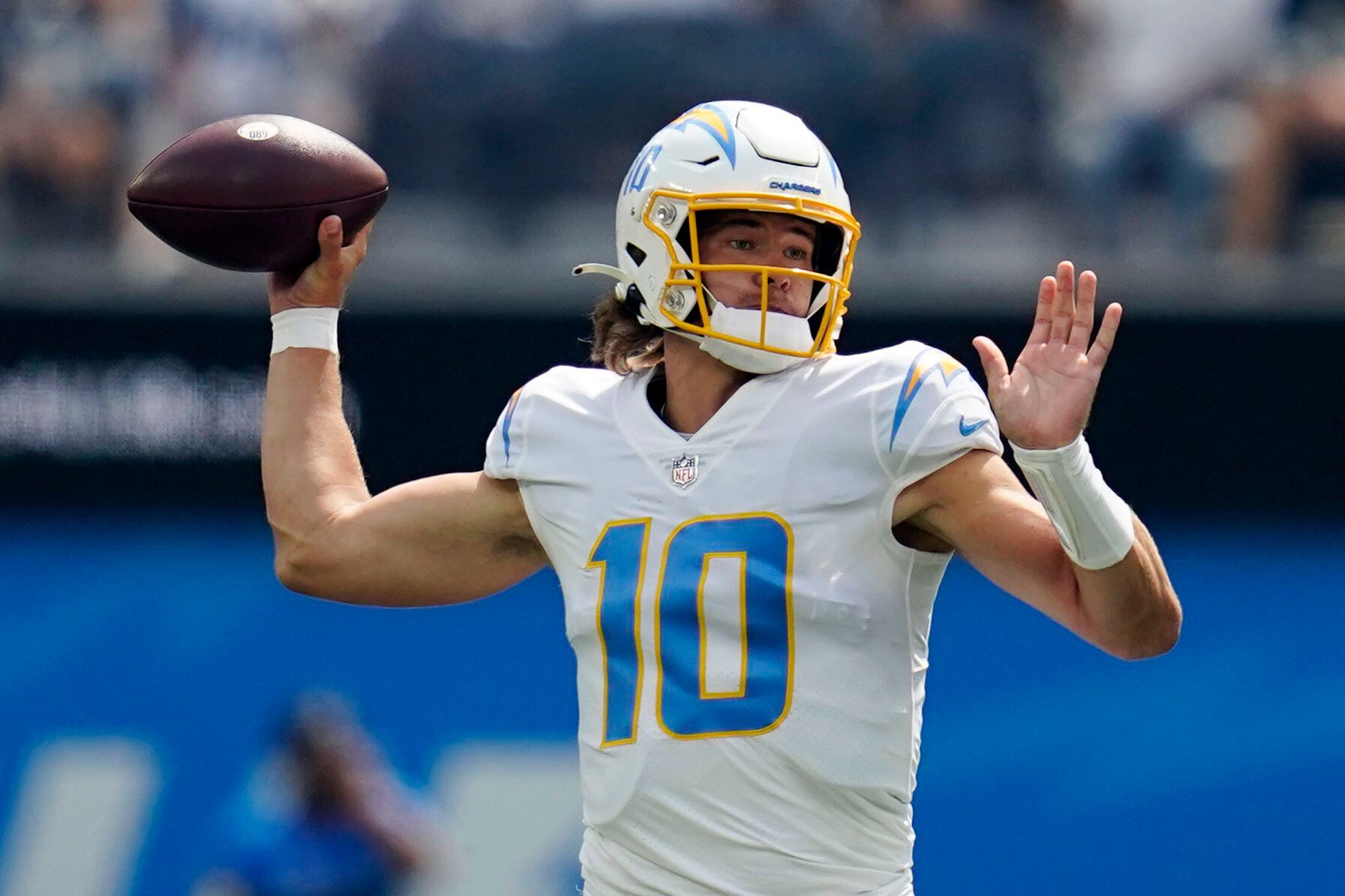 Dallas Cowboys 20-17 Los Angeles Chargers: Greg Zuerlein kicks