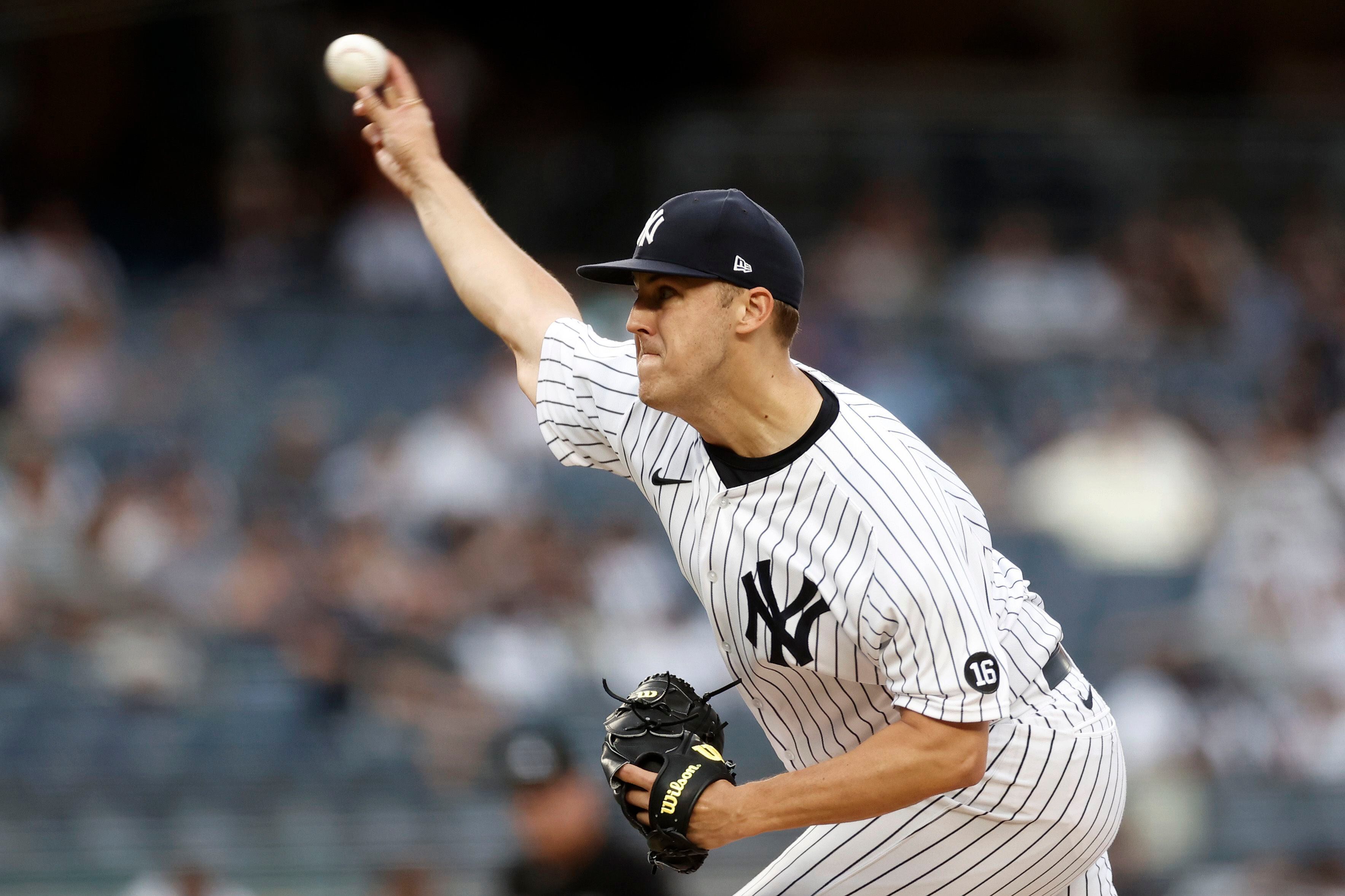 Tim Locastro tears ACL making leaping catch at the wall vs. Red