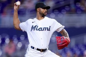 Miami Marlins to host 'Touch Tour' for blind, visually impaired teens at  loanDepot Park