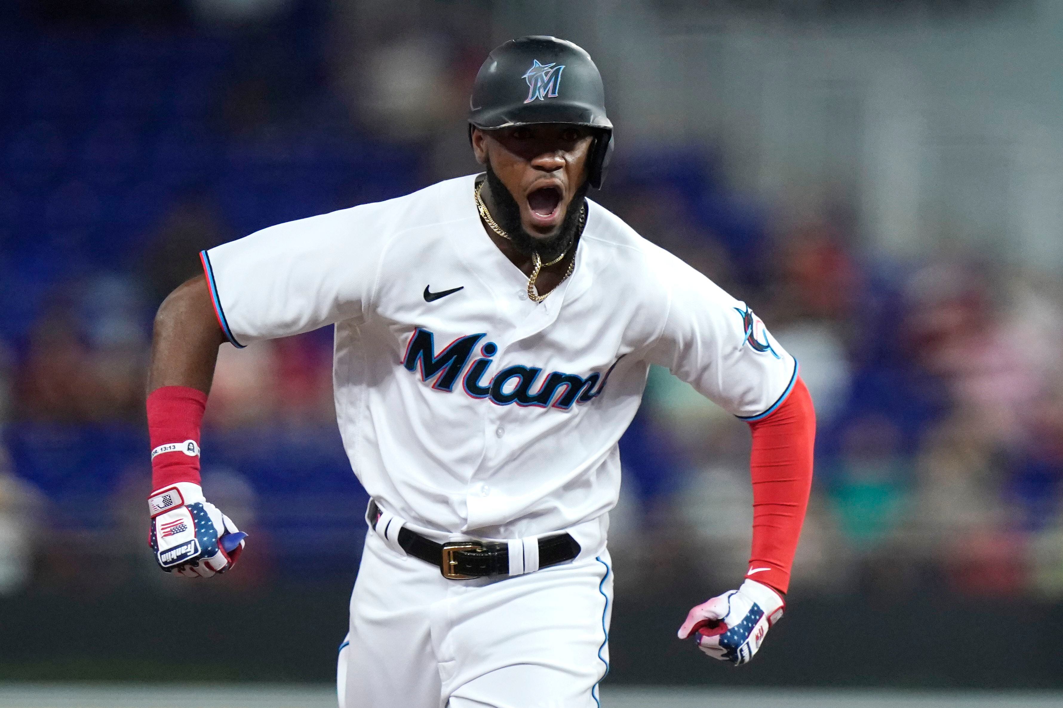 Miami Marlins on X: Full house at @loandepotpark for another exciting  night of béisbol with Team USA and Team Cuba. #WorldBaseballClassic    / X