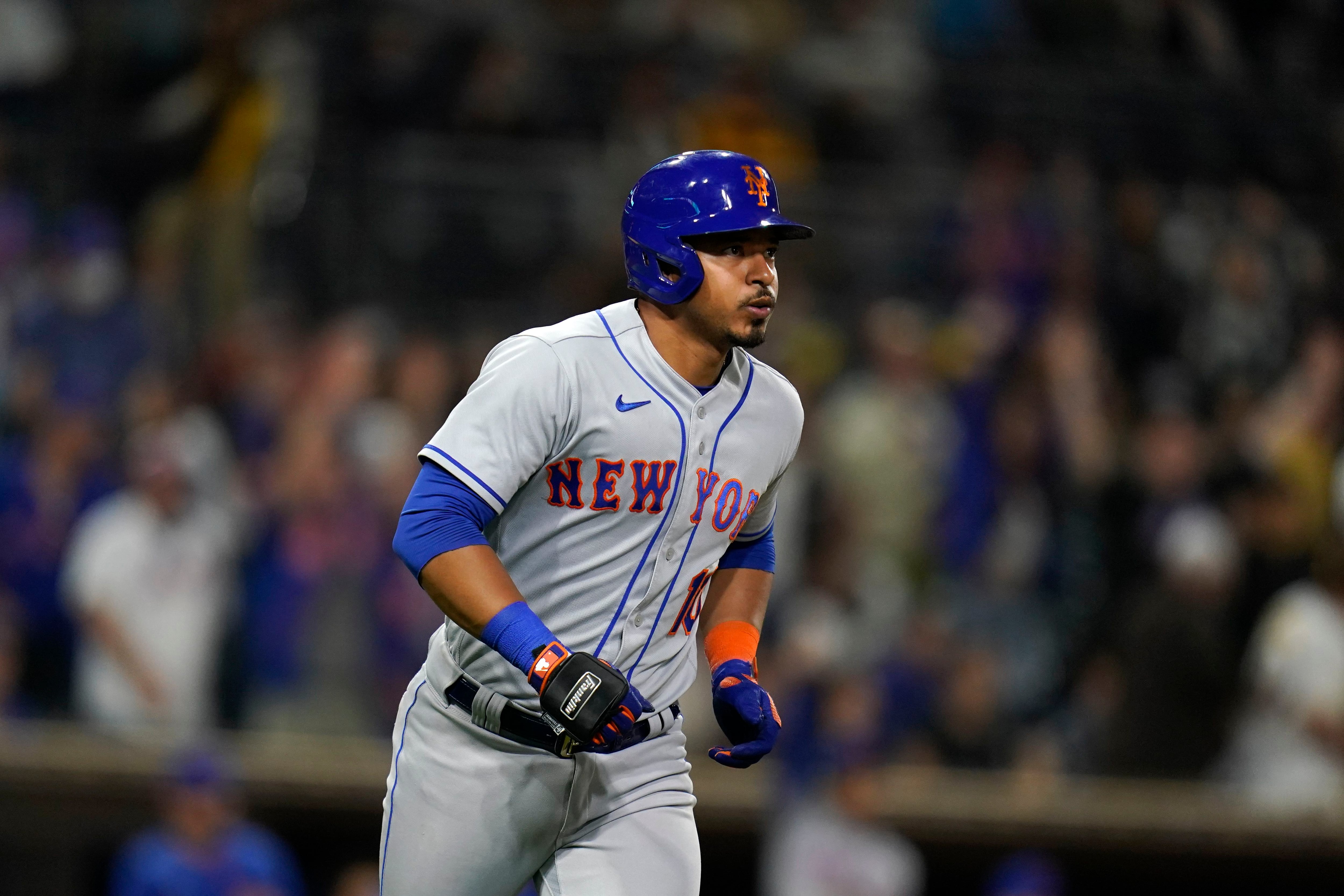 Escobar hits for cycle, has 6 RBIs as Mets beat Padres 11-5