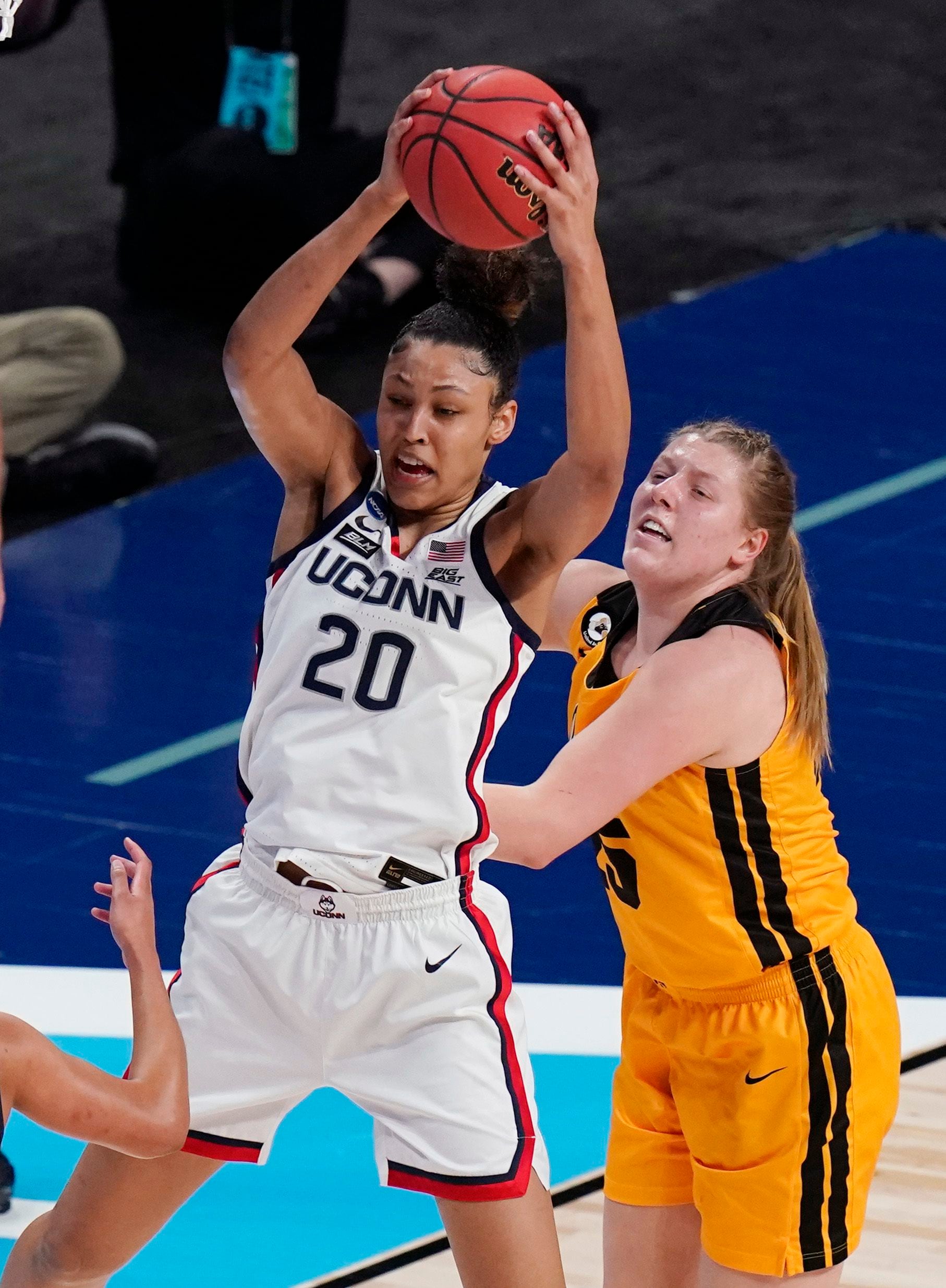 Williams, Bueckers lead UConn past Iowa in NCAA Sweet 16