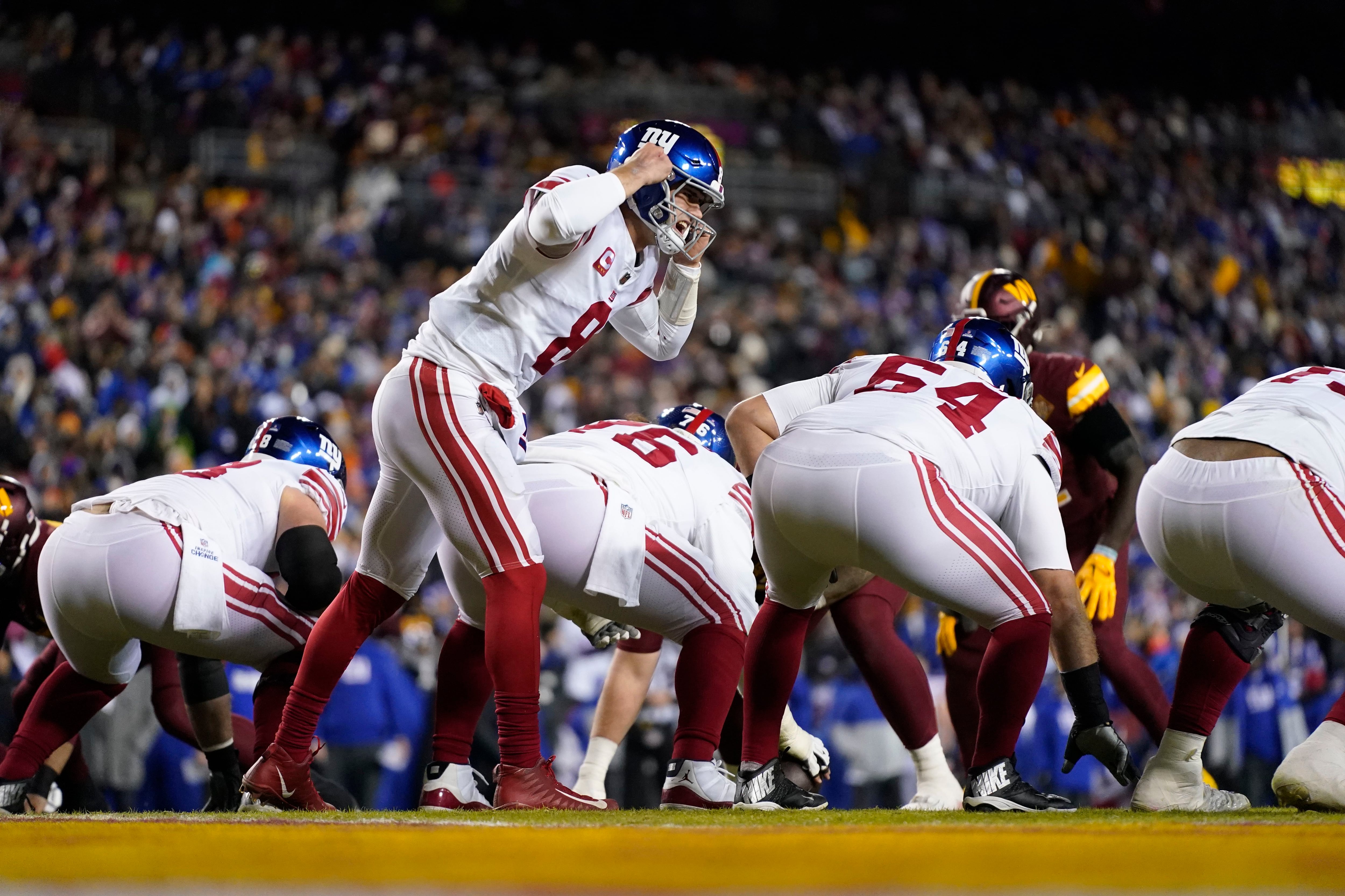 Giants beat Commanders in prime time to end winless streak