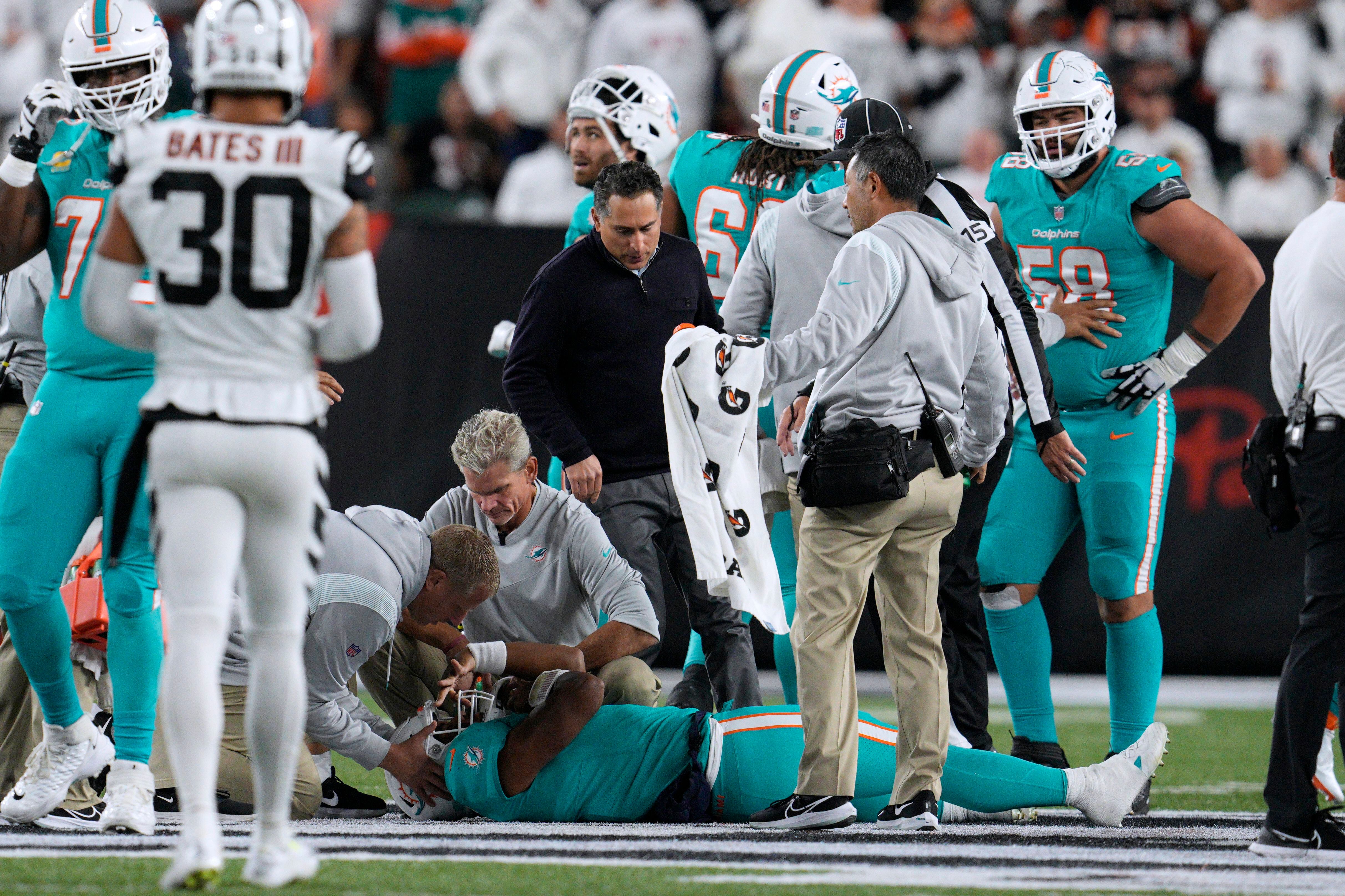 Dolphins coaches talk Tua concussion, Teddy Bridgewater opportunity