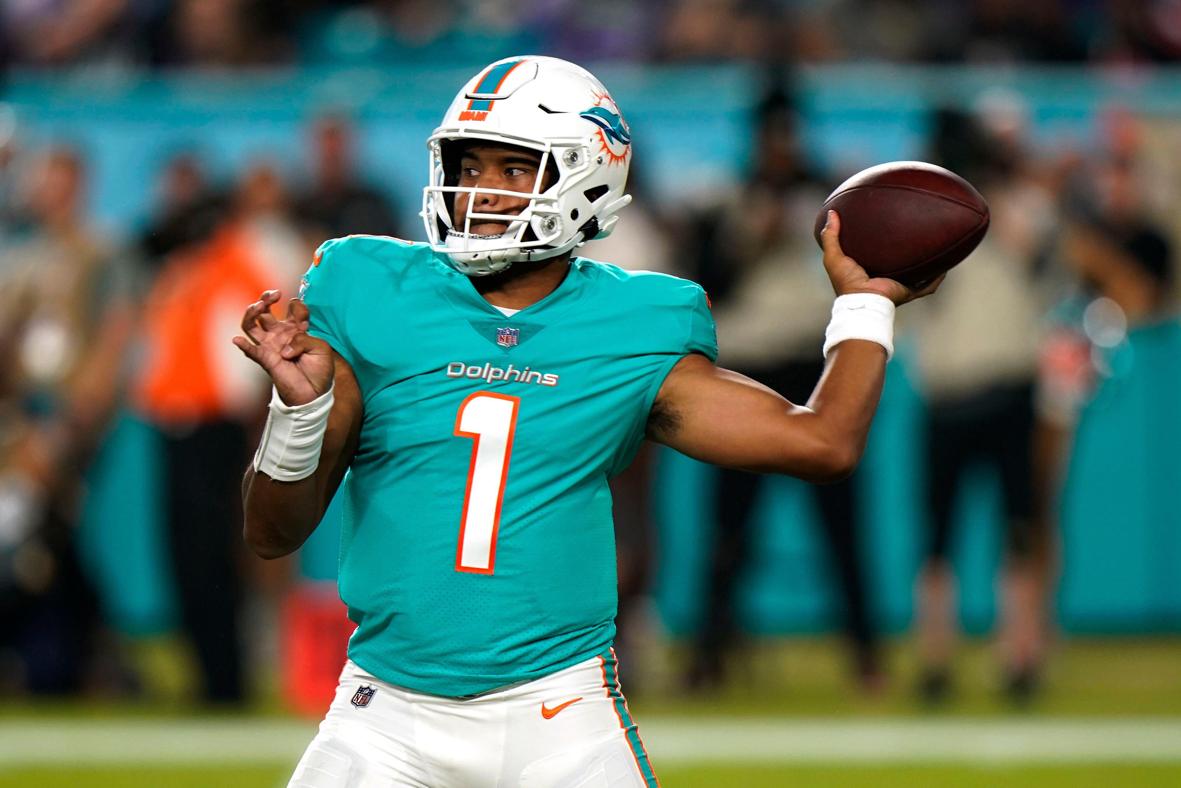 Miami Dolphins Log 2nd Straight Road Win With 24-17 Win Over