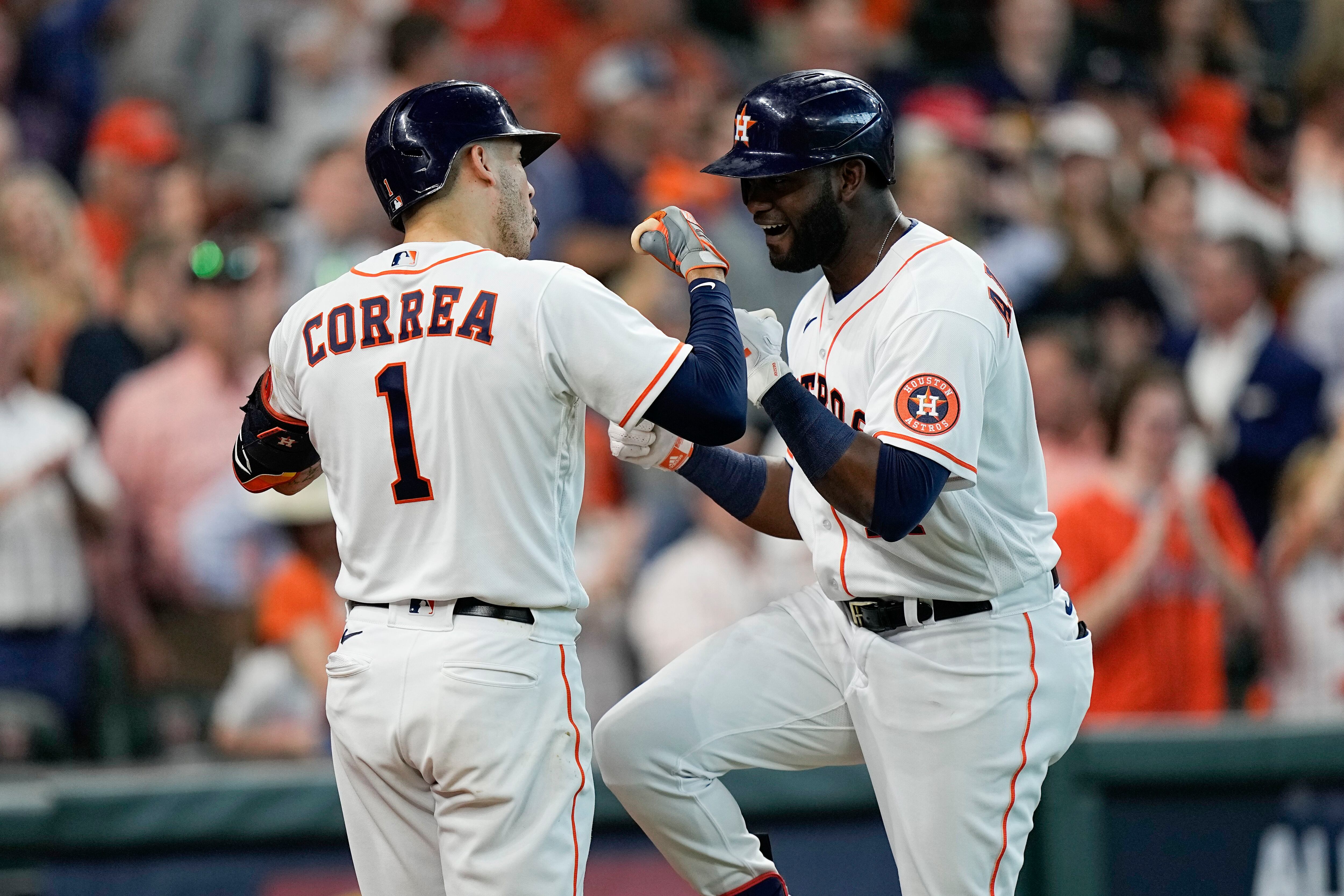 Chicago White Sox and Houston Astros battle in 2005 World Series