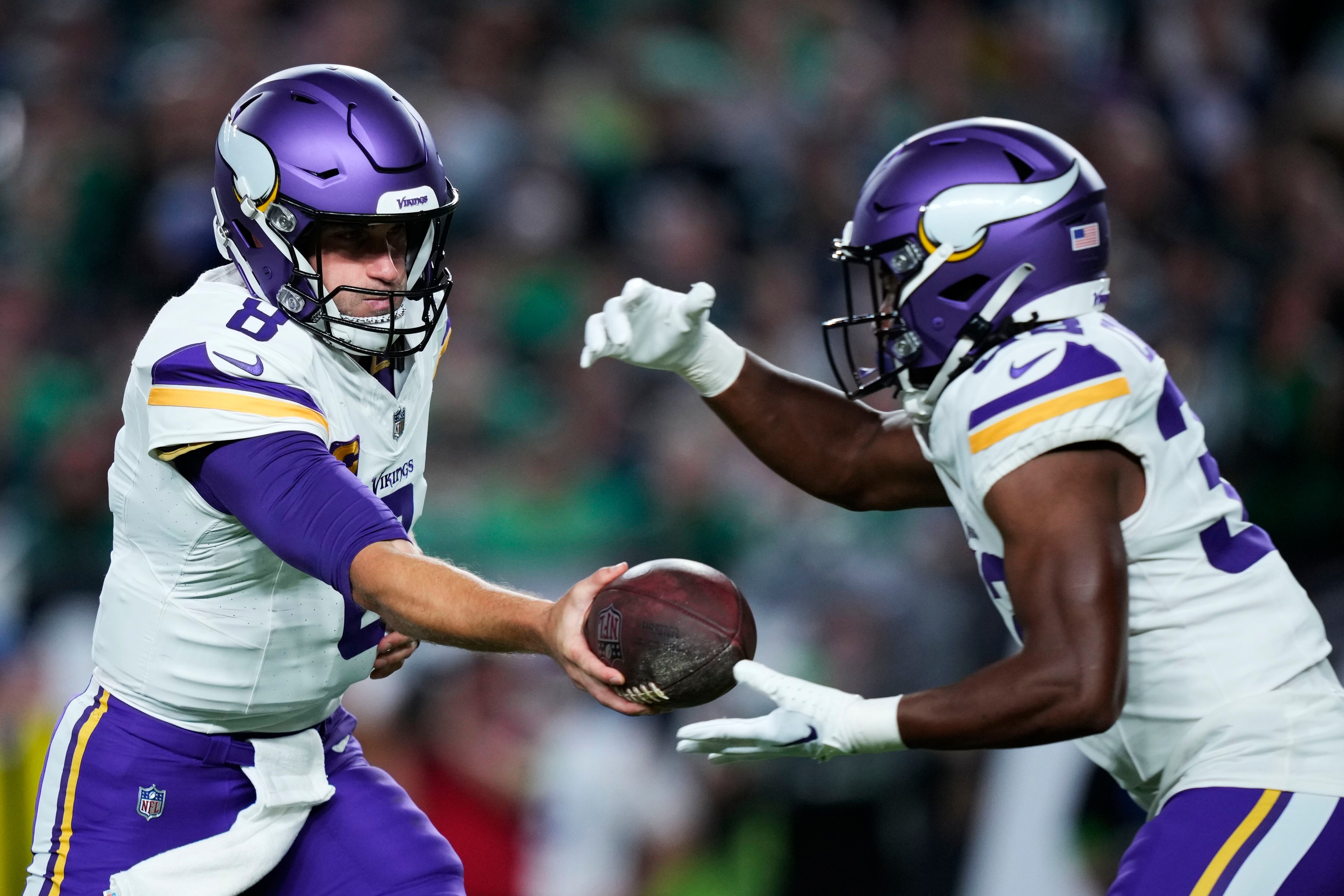 Jalen Hurts runs for 2 TDs, throws for a score; Eagles hold off  fumble-prone Vikings 34-28, National