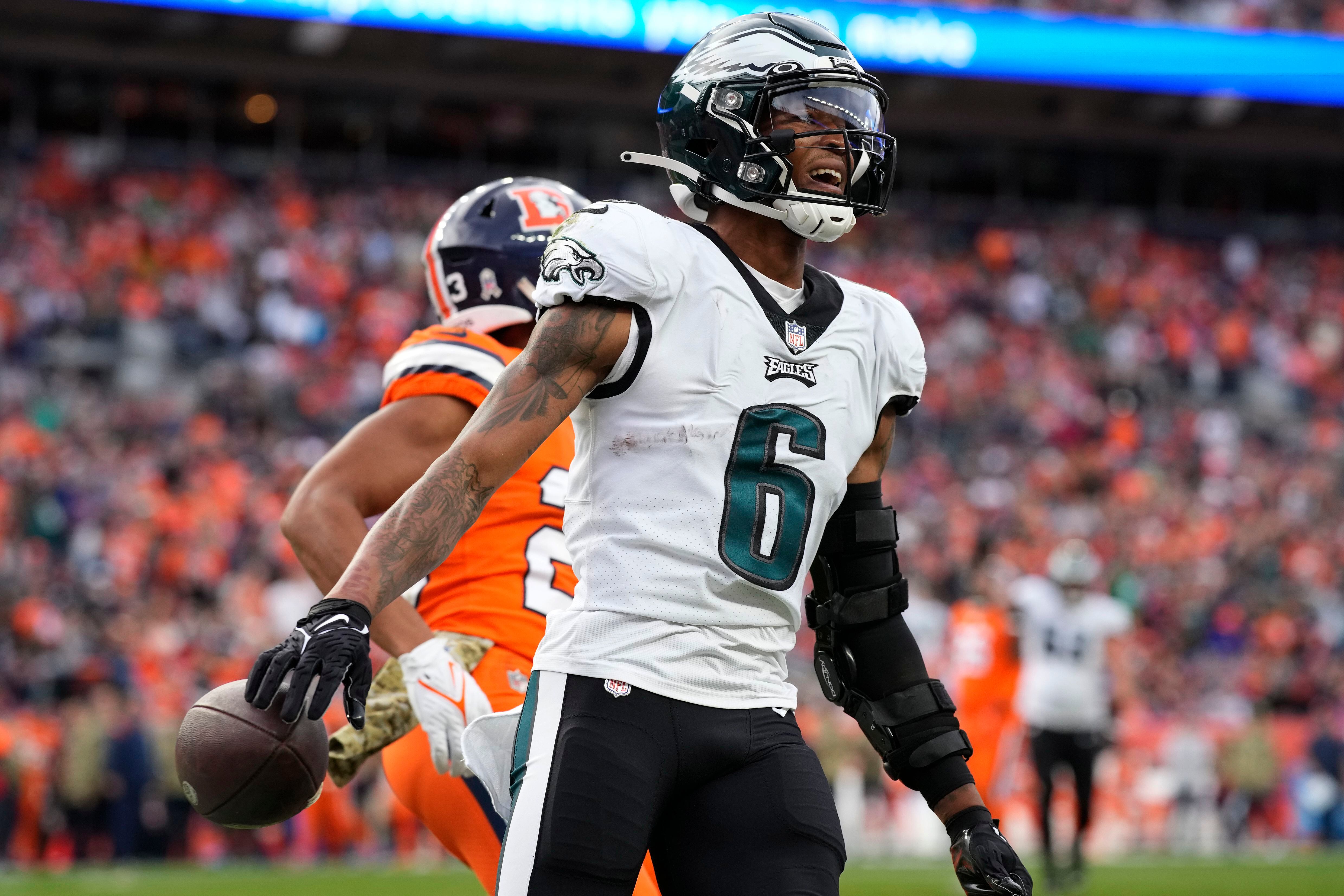 Slay's scoop-and-score leads Eagles past Broncos 30-13