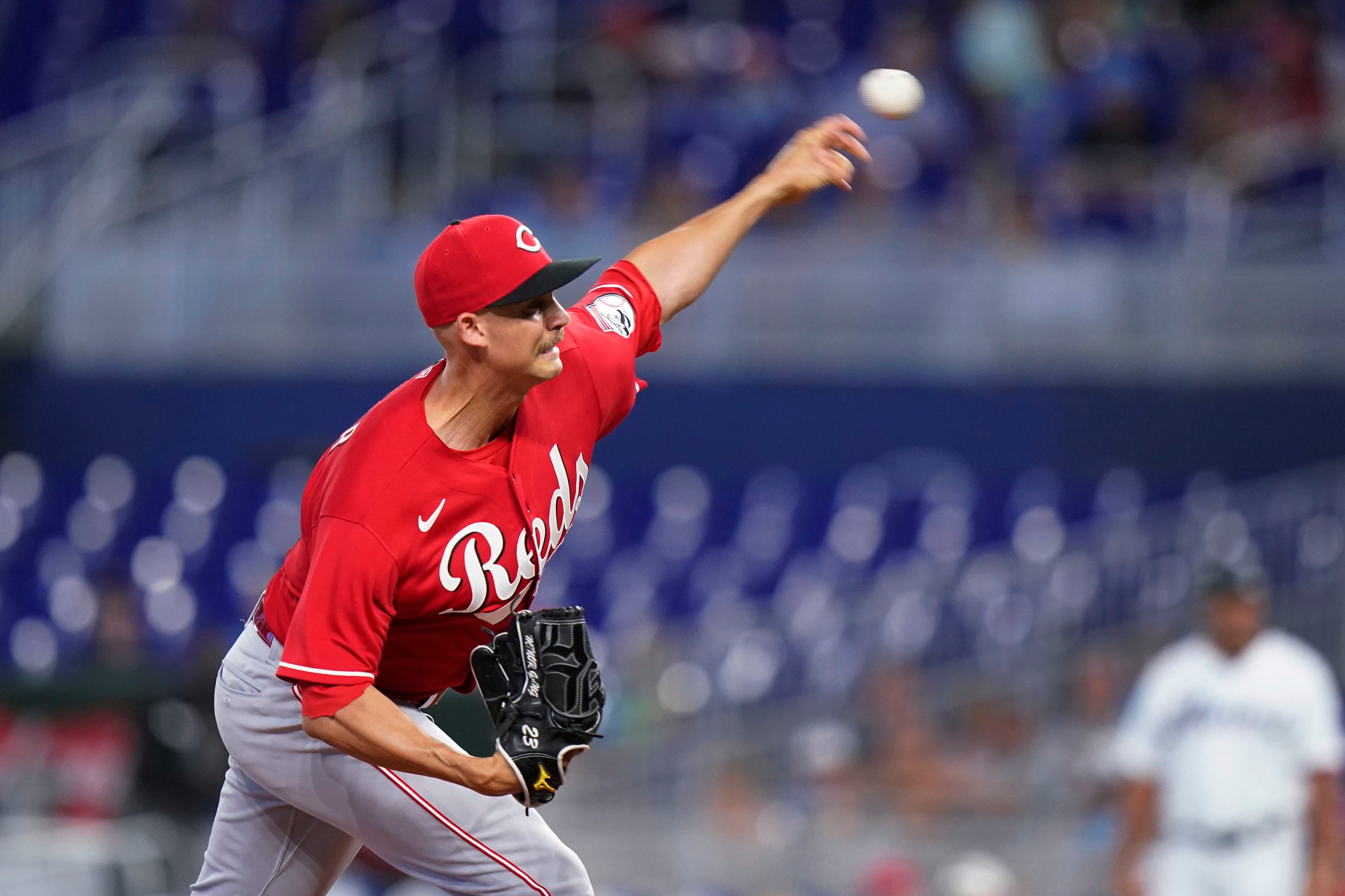 Marlins hit back-to-back homers, Luzardo beats Cubs 3-0