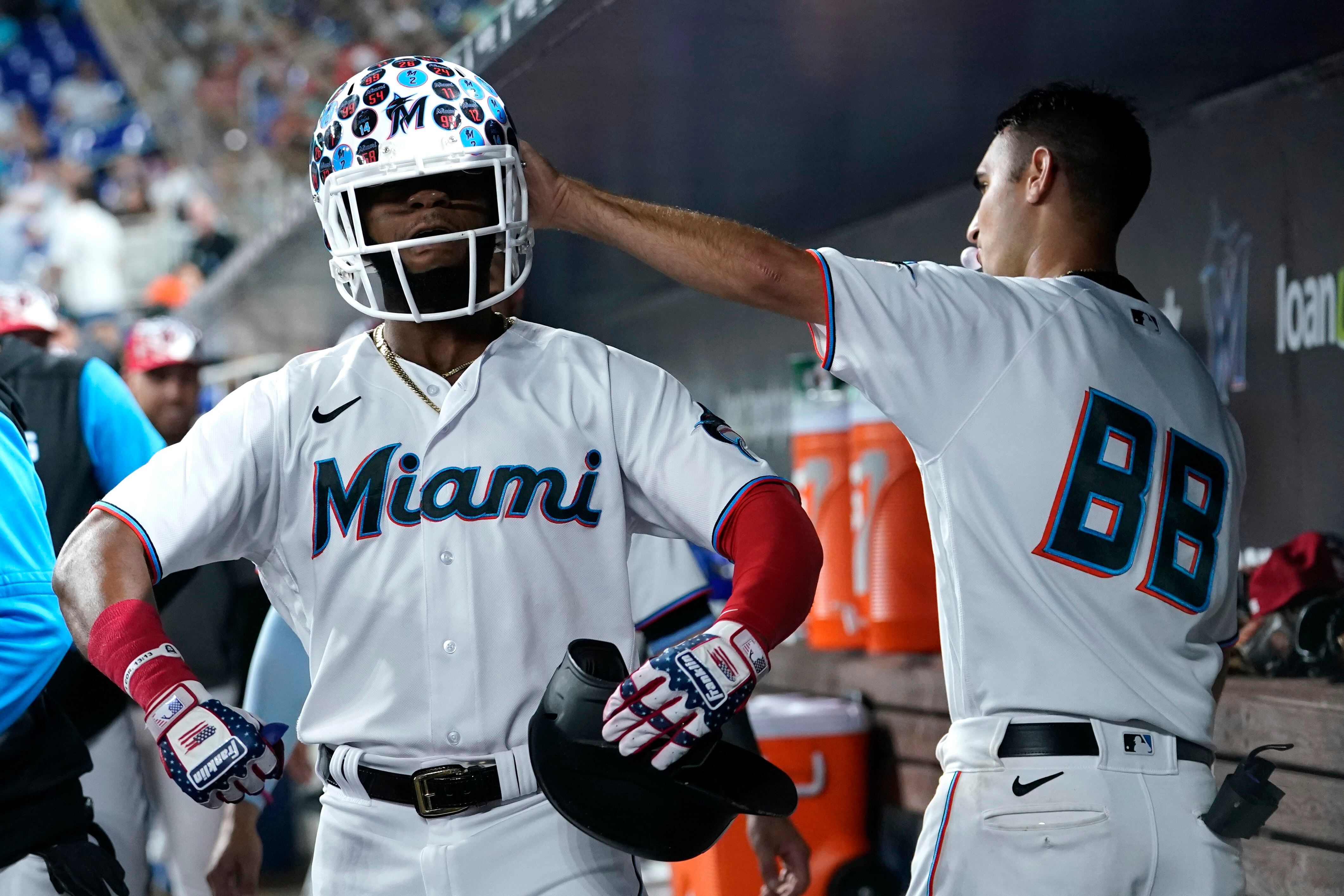 Miami Marlins on X: Full house at @loandepotpark for another exciting  night of béisbol with Team USA and Team Cuba. #WorldBaseballClassic    / X