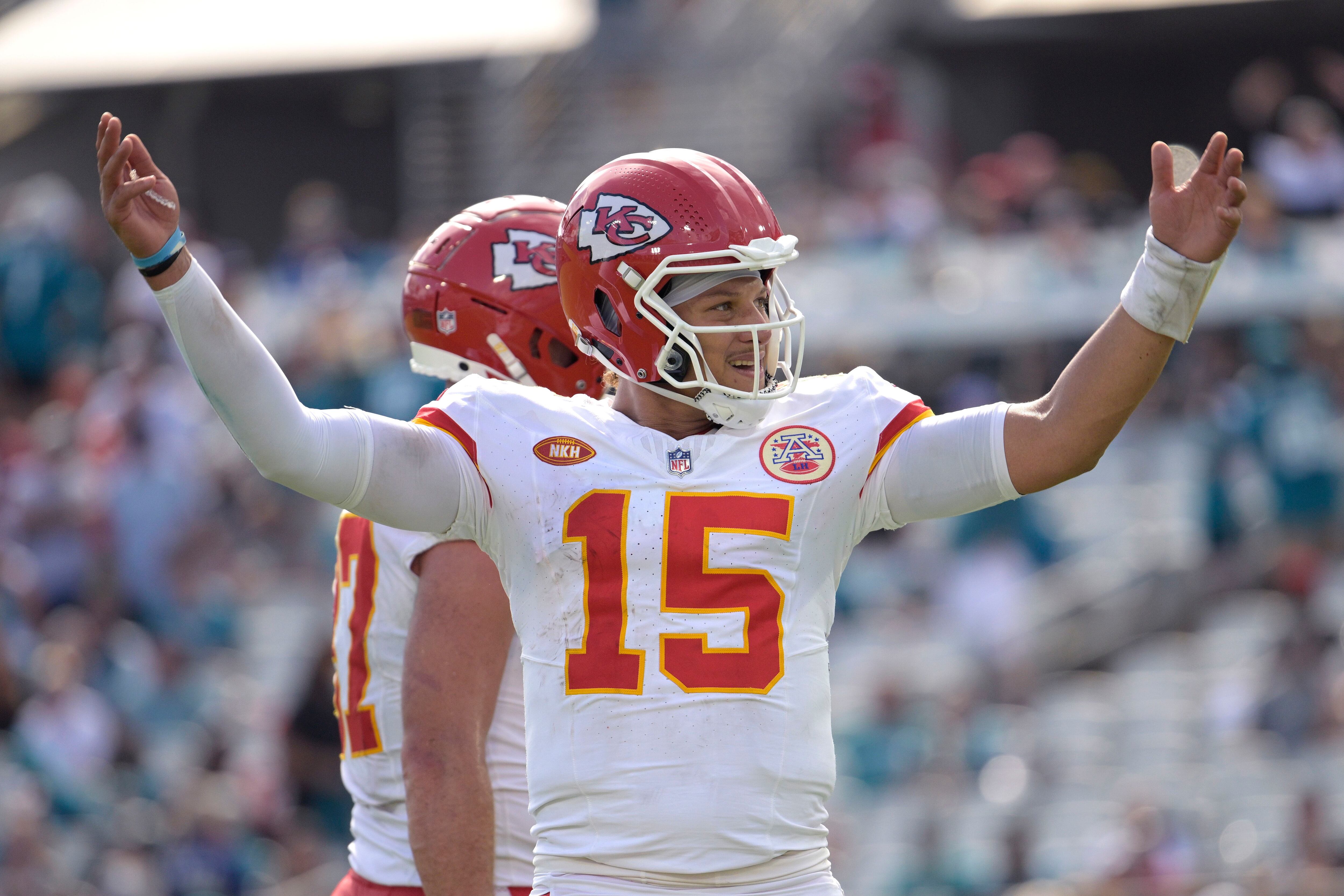 Patrick Mahomes' 10-year Chiefs extension worth more than $400 million