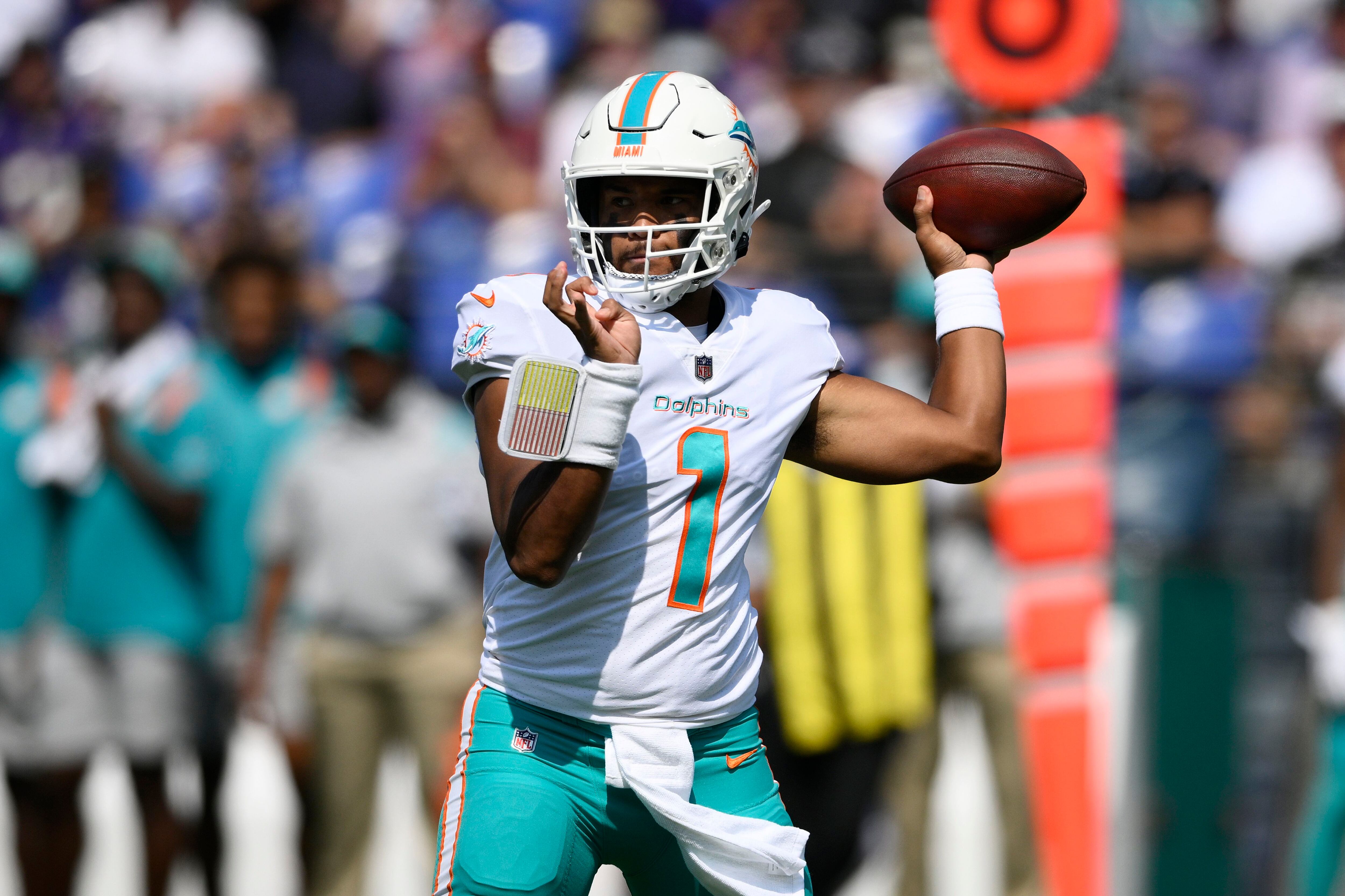 Tagovailoa throws 6 TD passes as Dolphins rally from 21 down to top Ravens  