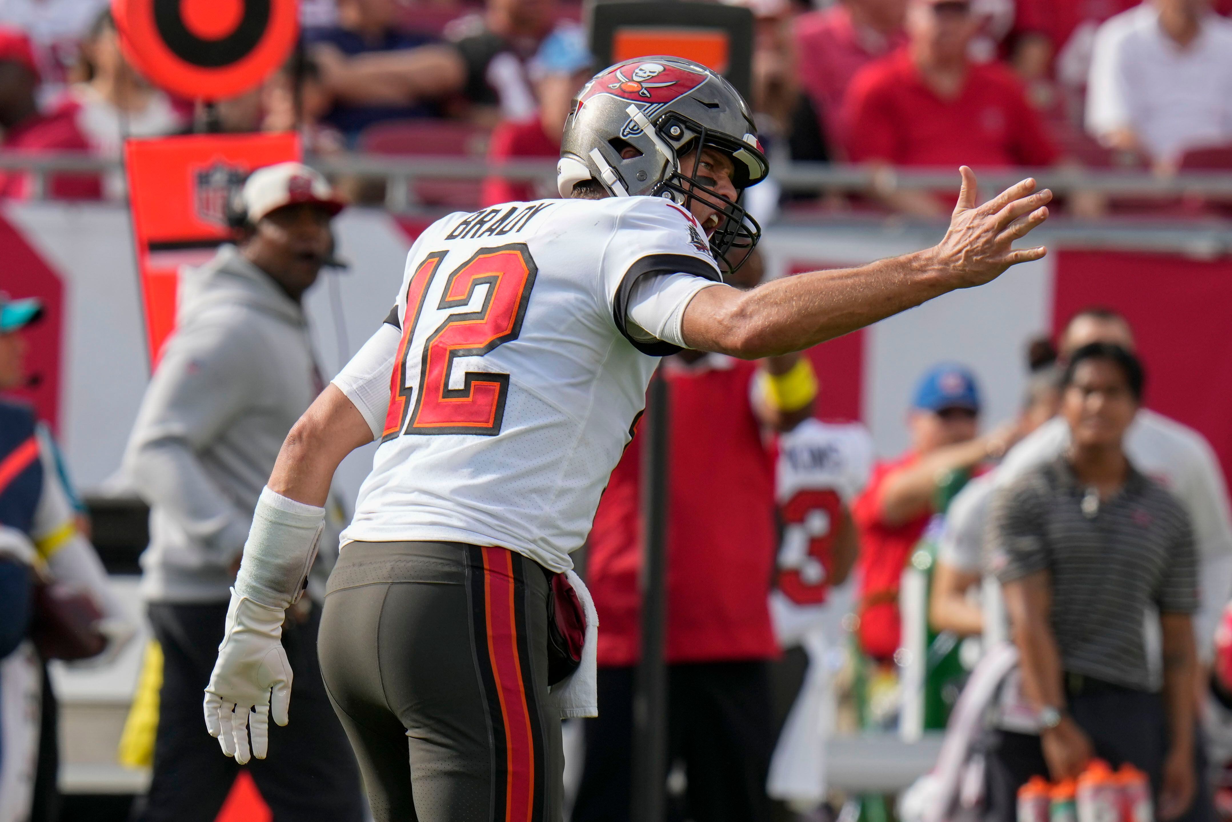 Brady, Bucs can clinch NFC South with win over Panthers
