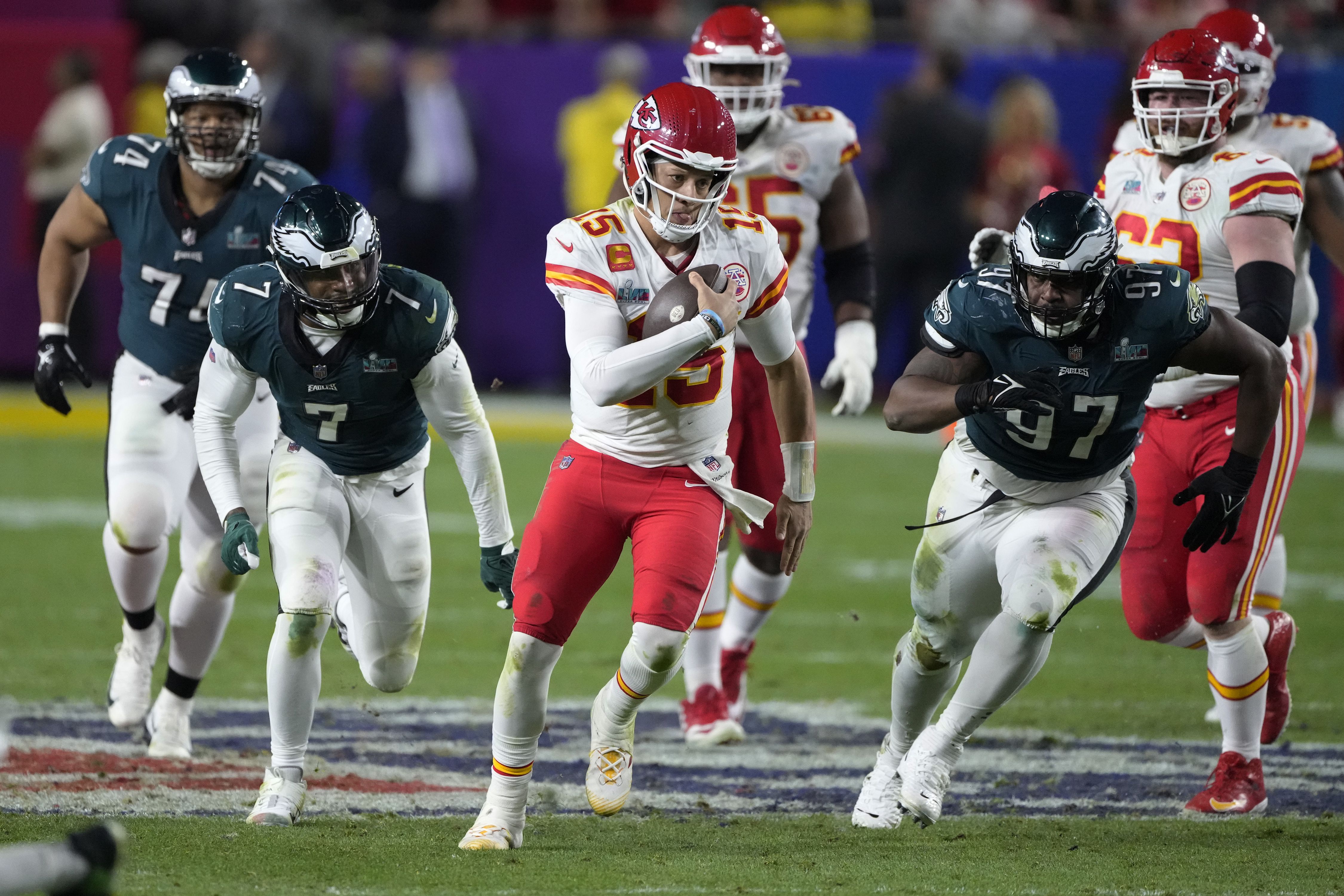 Super Bowl 2023: Chiefs defeat Eagles following dramatic 4th quarter tie