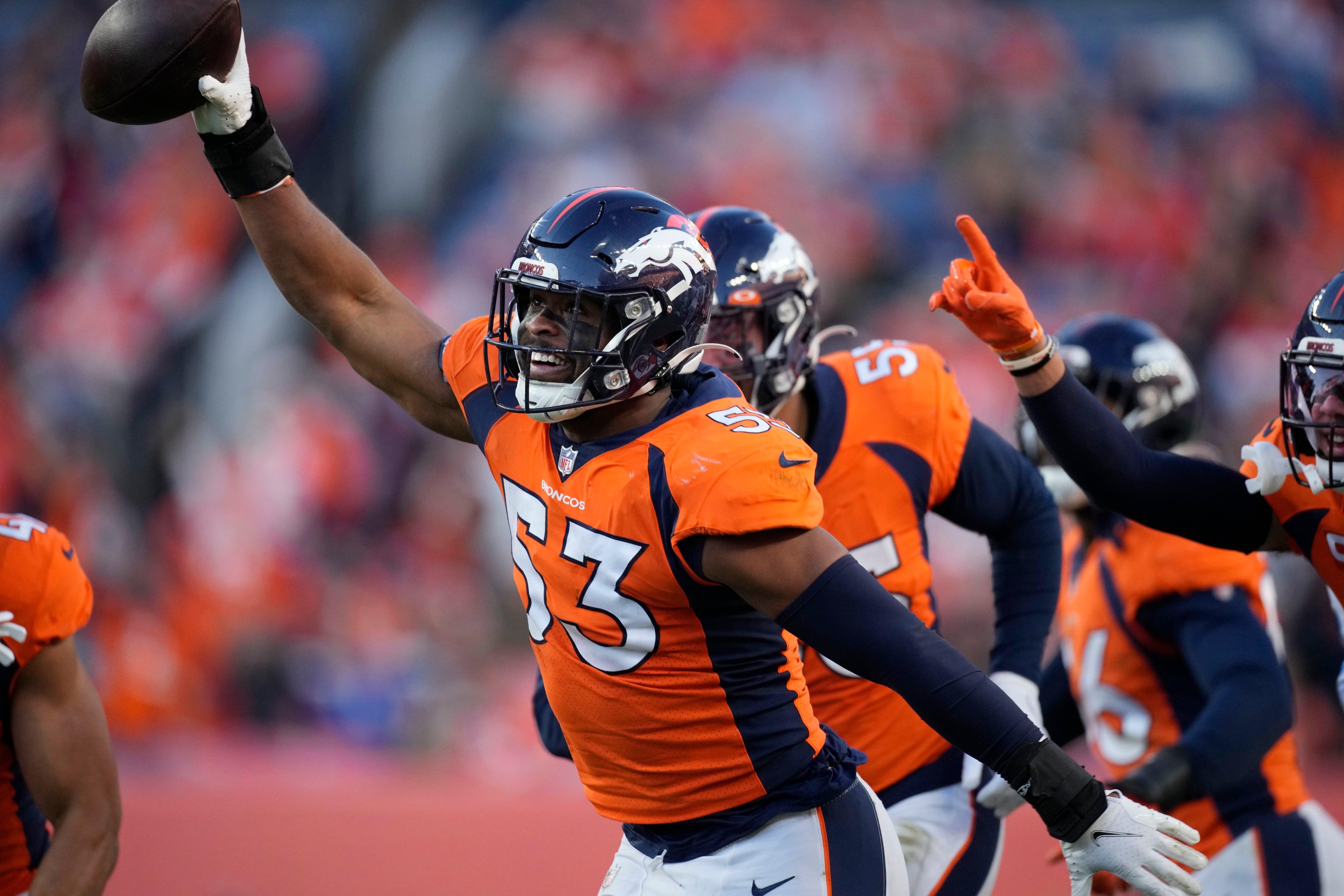 Broncos honor Demaryius Thomas with 38-10 rout of the Lions