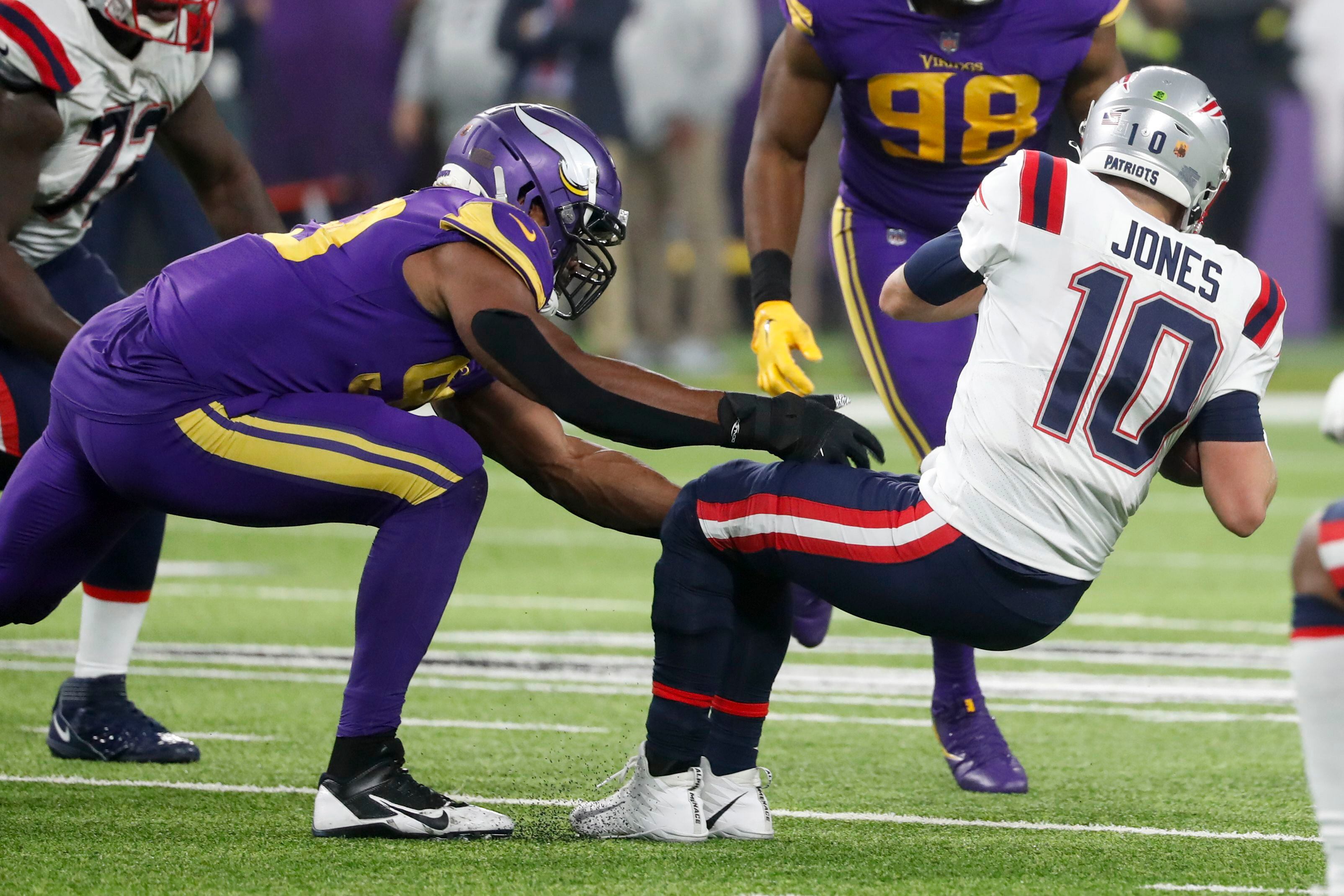 Vikings rebound from blowout to beat Patriots 33-26