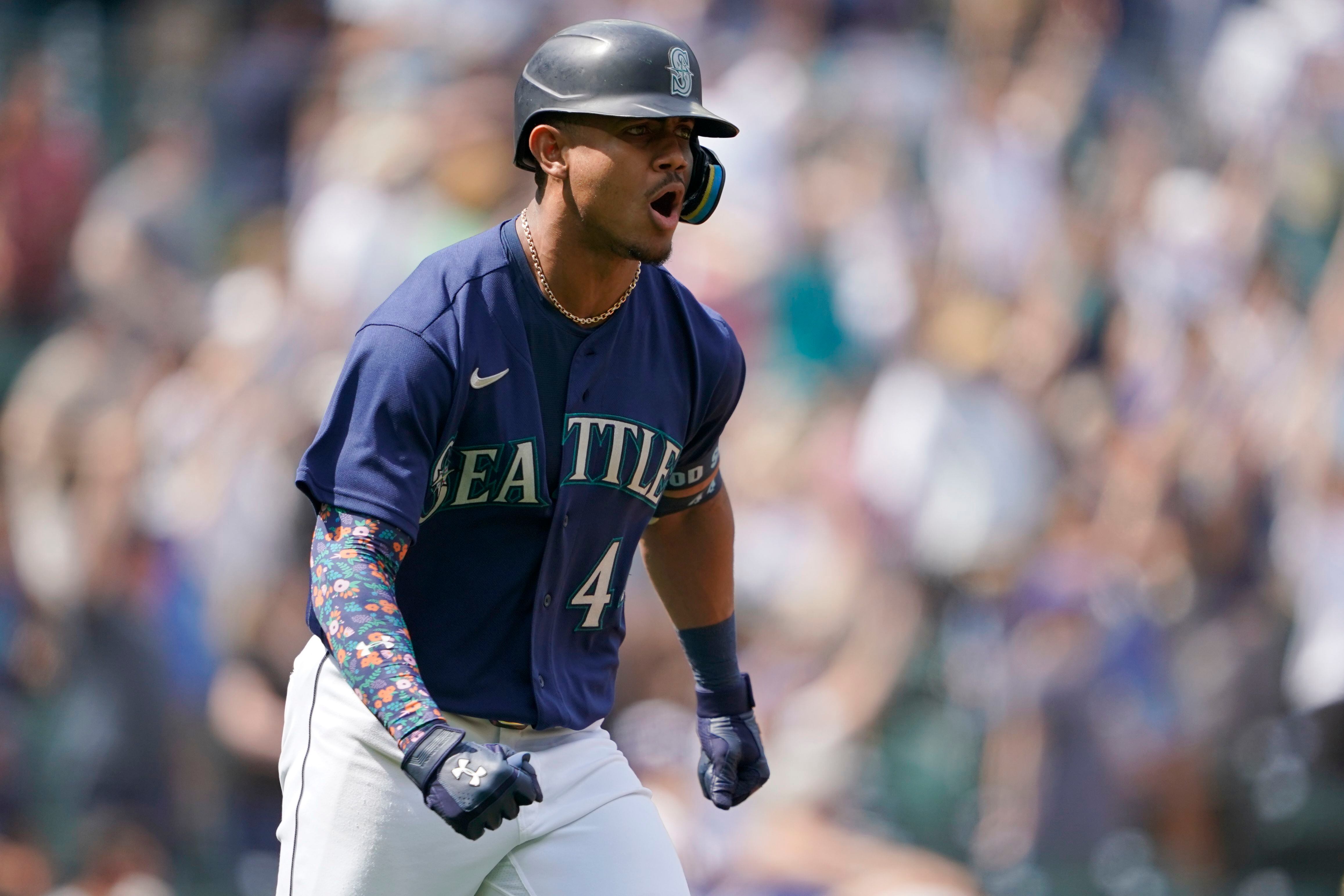 Rodriguez has 5 hits, 5 RBIs and go-ahead 3-run shot in the eighth as  Mariners beat Royals