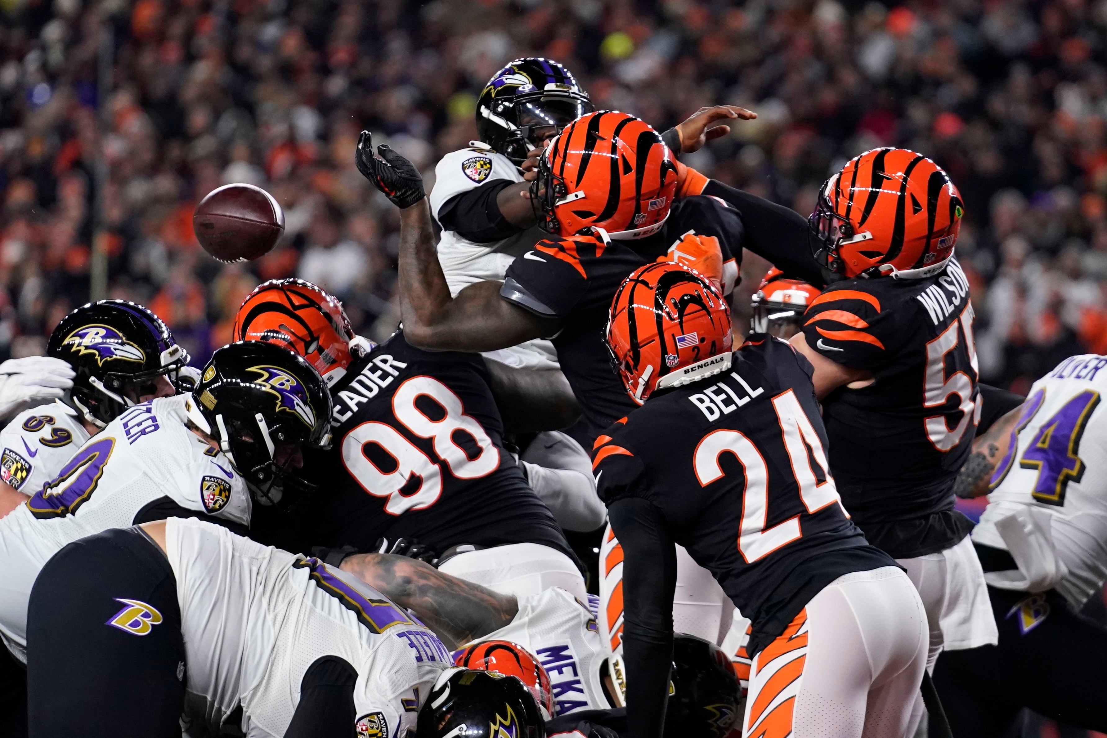 Sam Hubbard's 98-yard TD fumble return has NFL fans going crazy