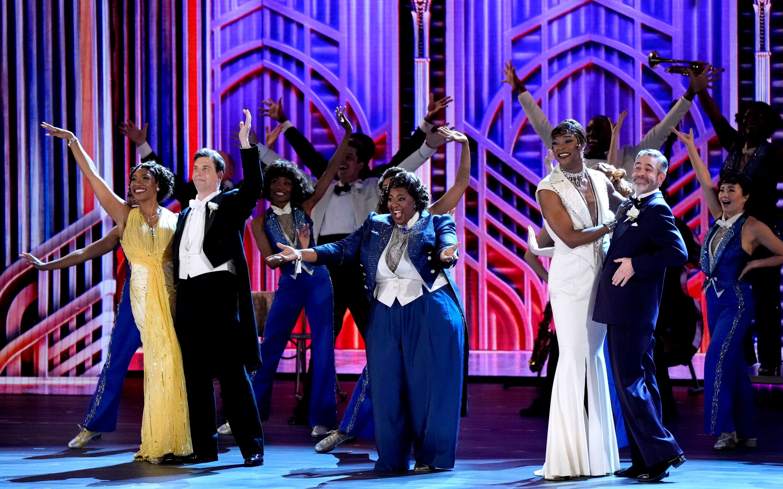 A Beautiful Noise' cast performs Neil Diamond at 2023 Tony Awards