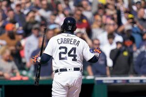 Talkin' Yanks on X: Miguel Cabrera signed his jersey and gave it to fellow  Venezuelan Gleyber Torres after the series 🔥  / X