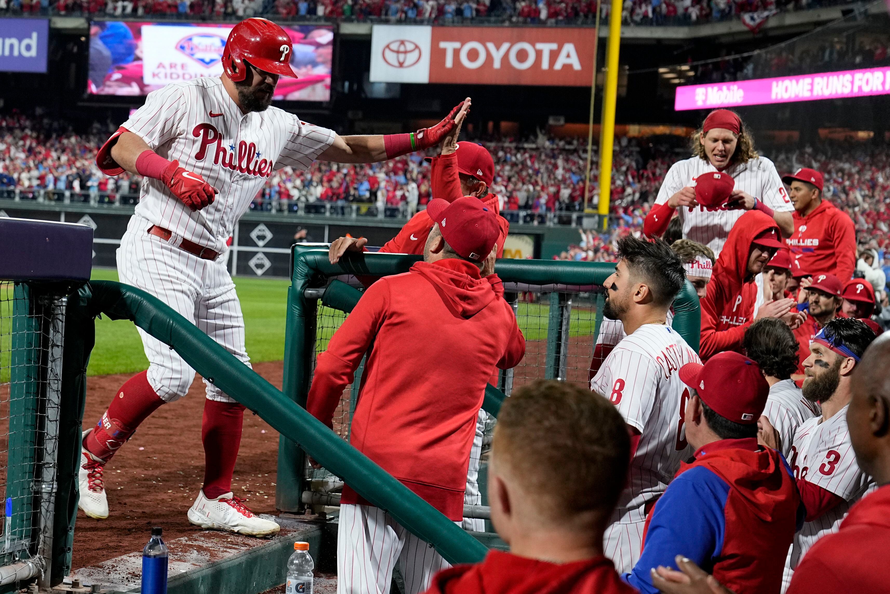 NLCS: Padres rally with 5-run 5th, even series vs. Phillies 