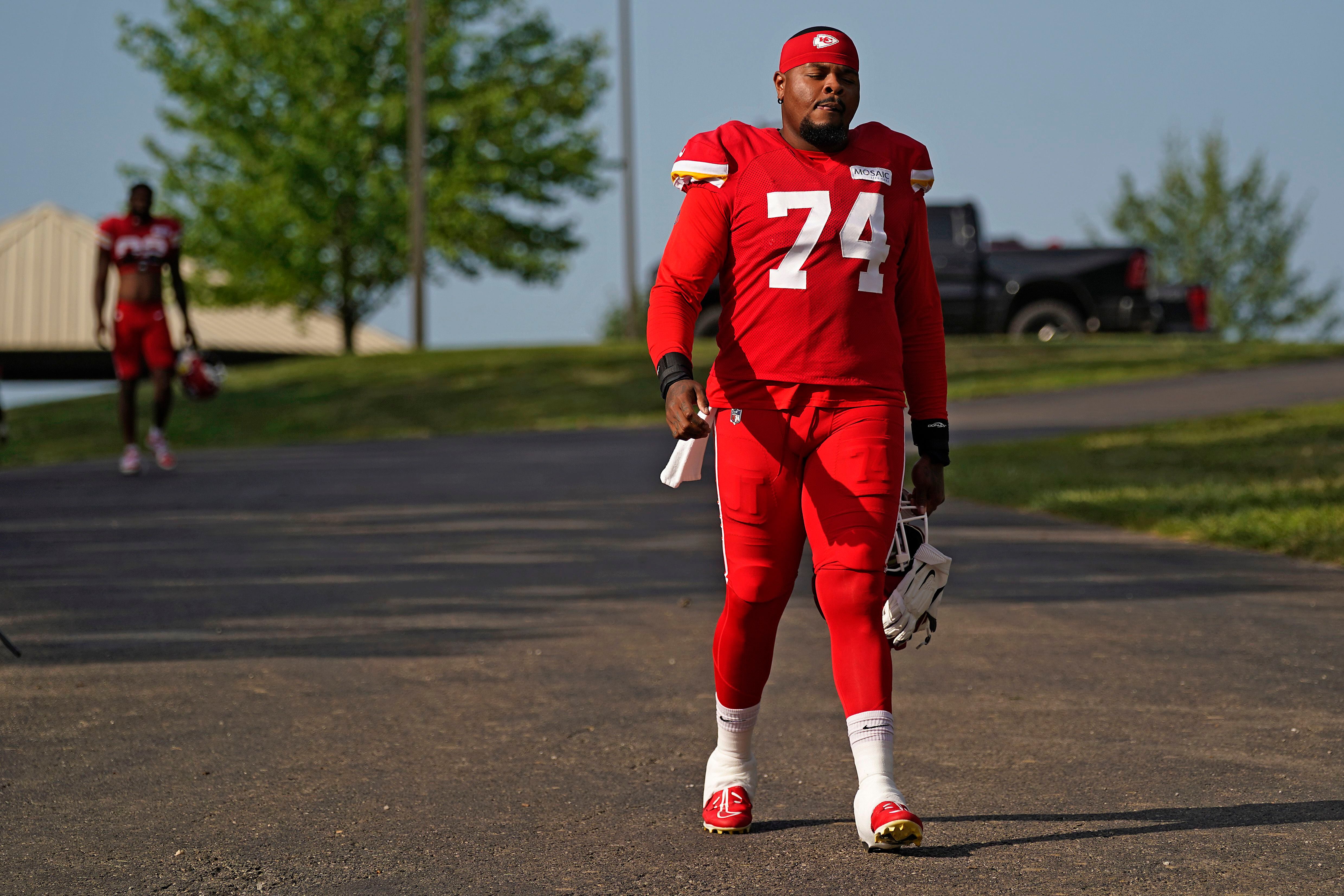 New Chiefs OT Jawaan Taylor to wear No. 74 jersey in Kansas City