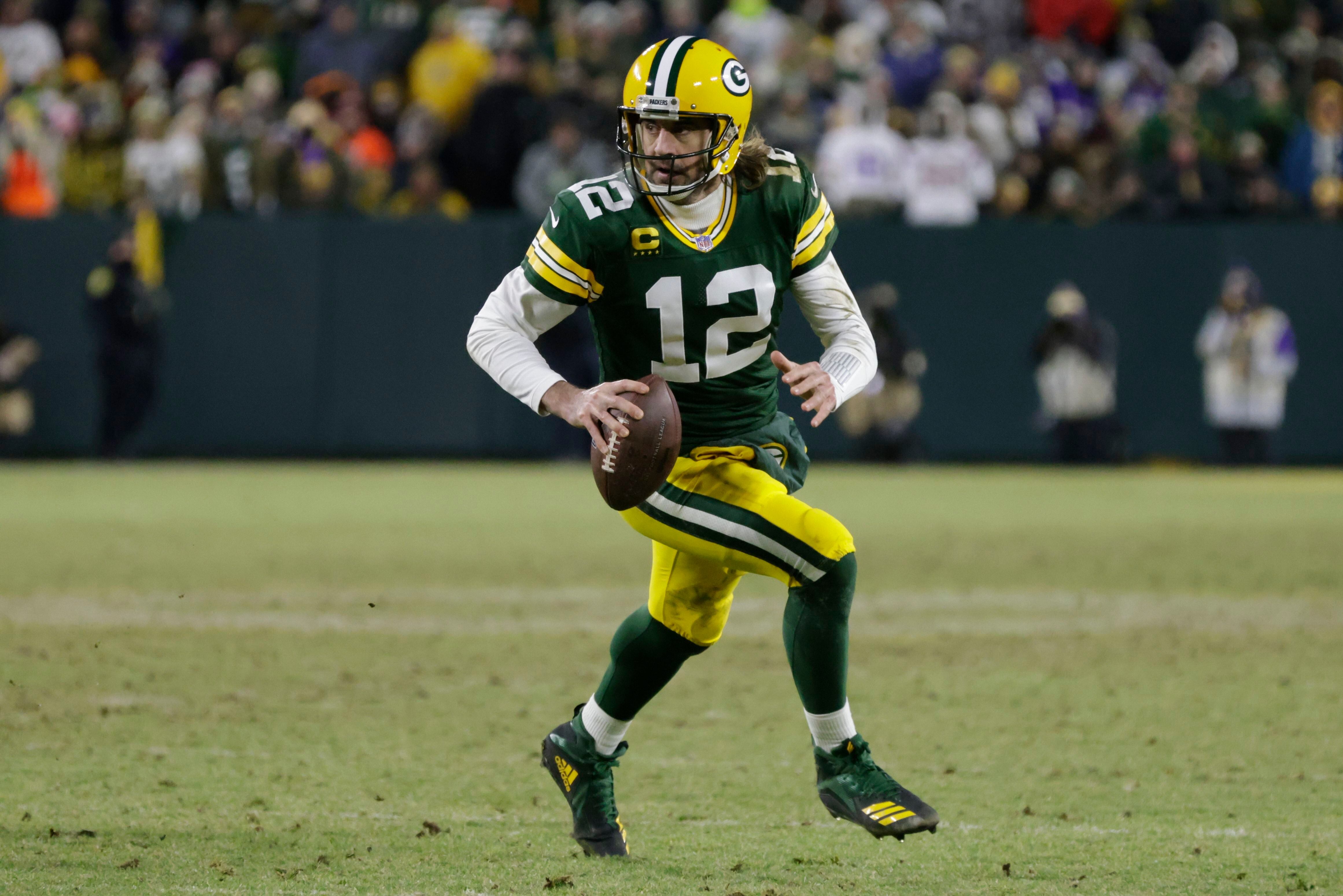 Packers rout Vikings 37-10 in cold to take NFC's No. 1 seed