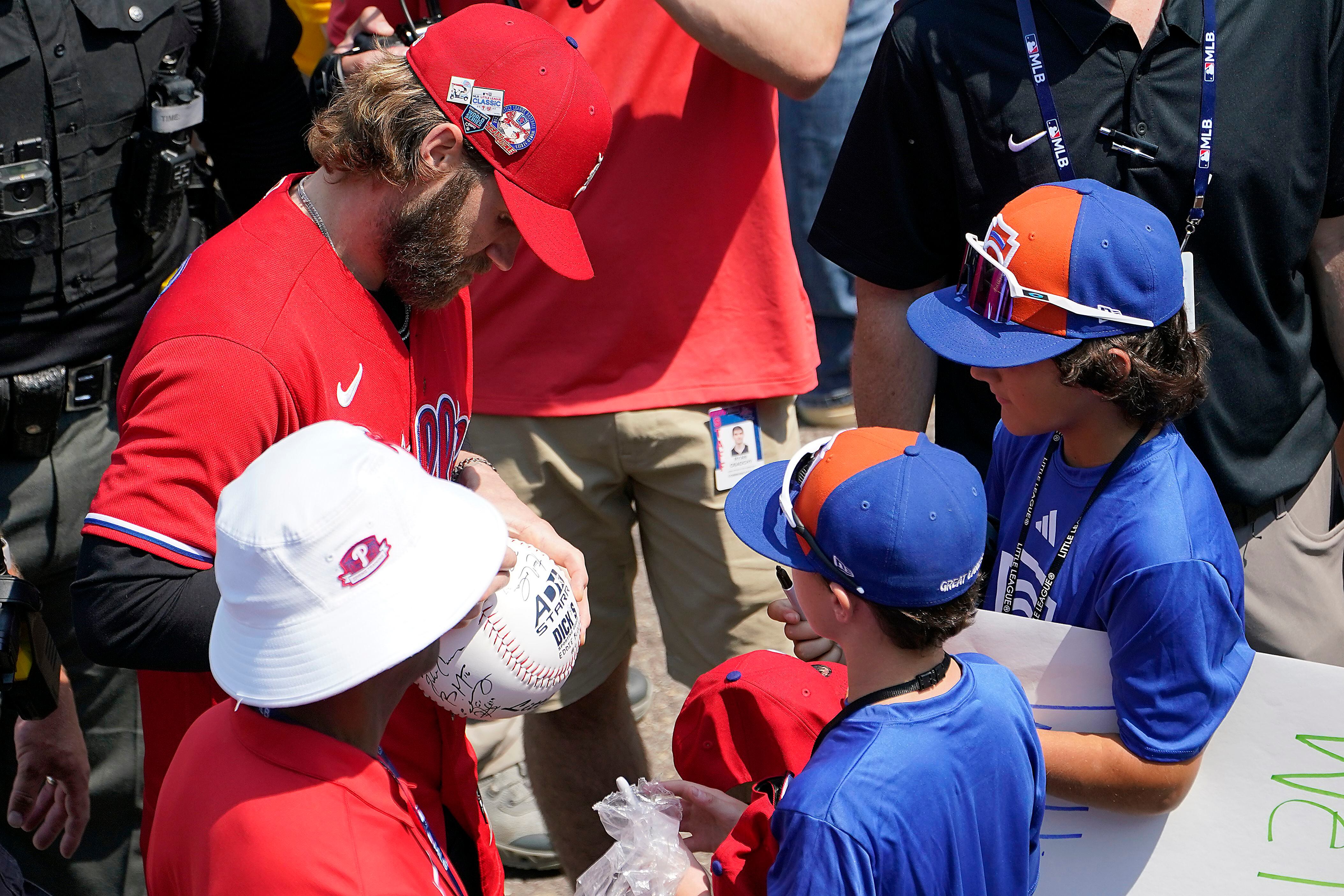 New Jersey little leaguers spend a day around their NY Mets heroes