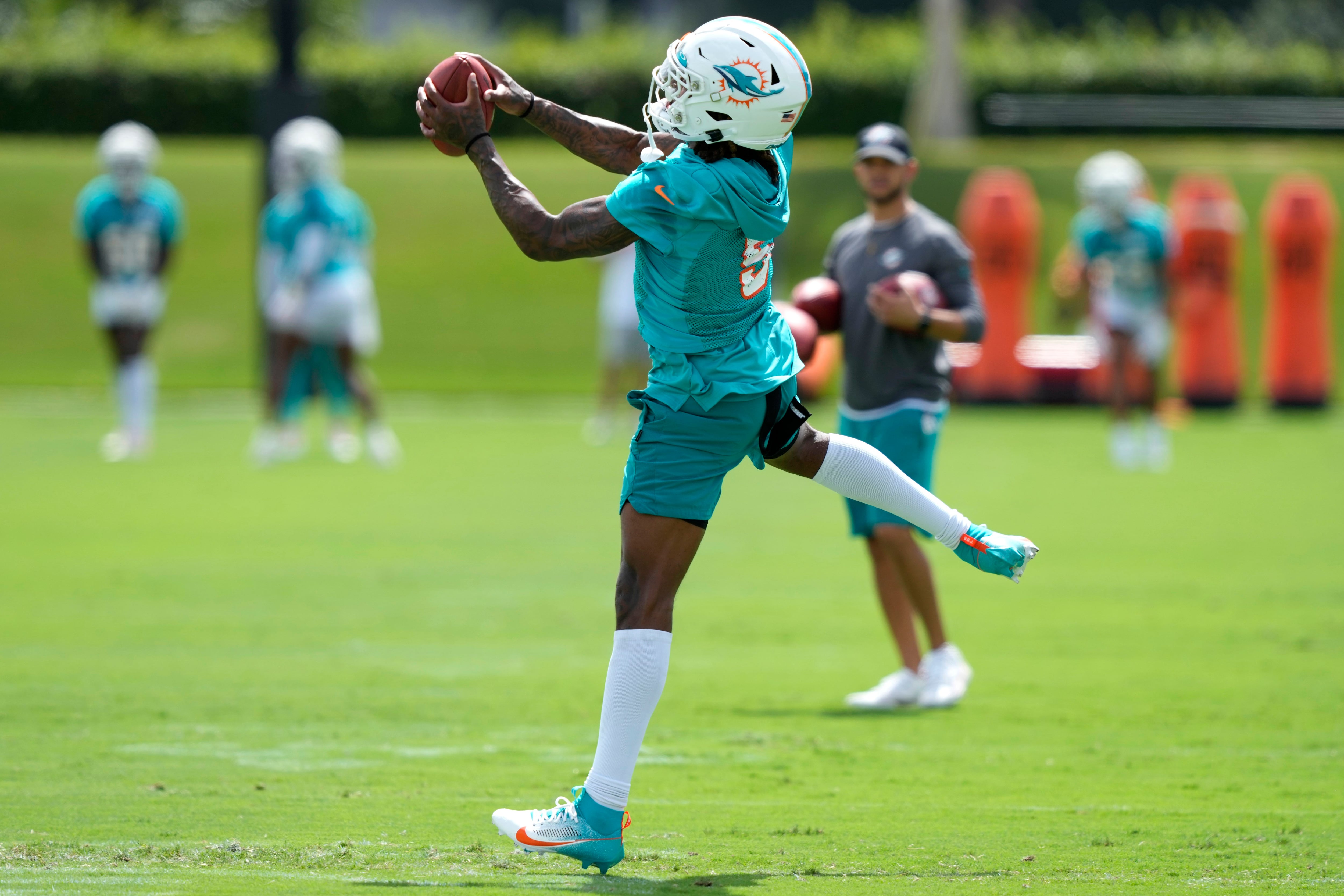 Report: Dolphins' Ramsey out until December after full meniscus