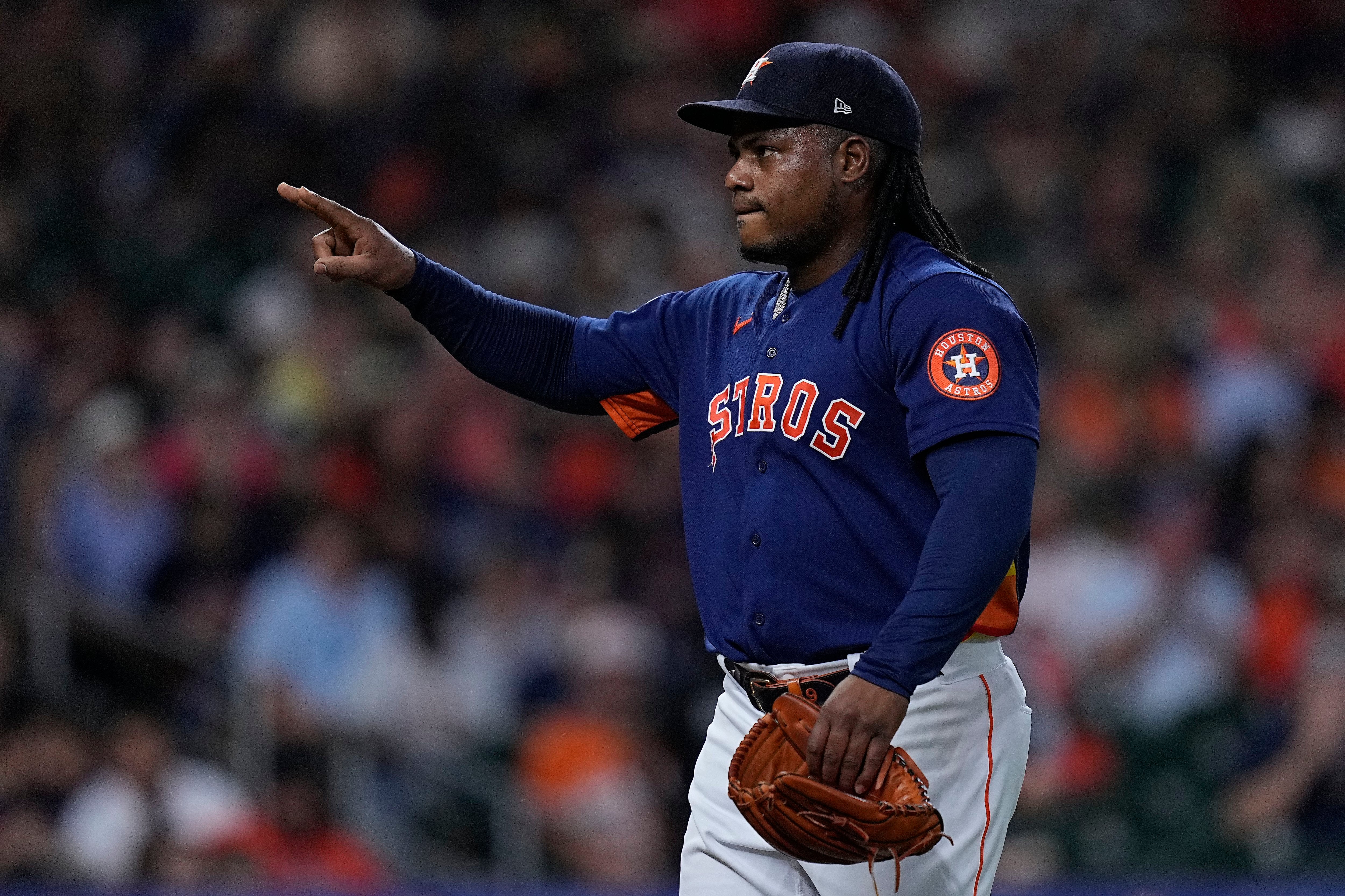 Would it dong? on X: Patrick Wisdom vs Framber Valdez #NextStartsHere  Double (5) 🏃💨 Exit velo: 103 mph Launch angle: 26 deg Proj. distance: 393  ft This would have been a home