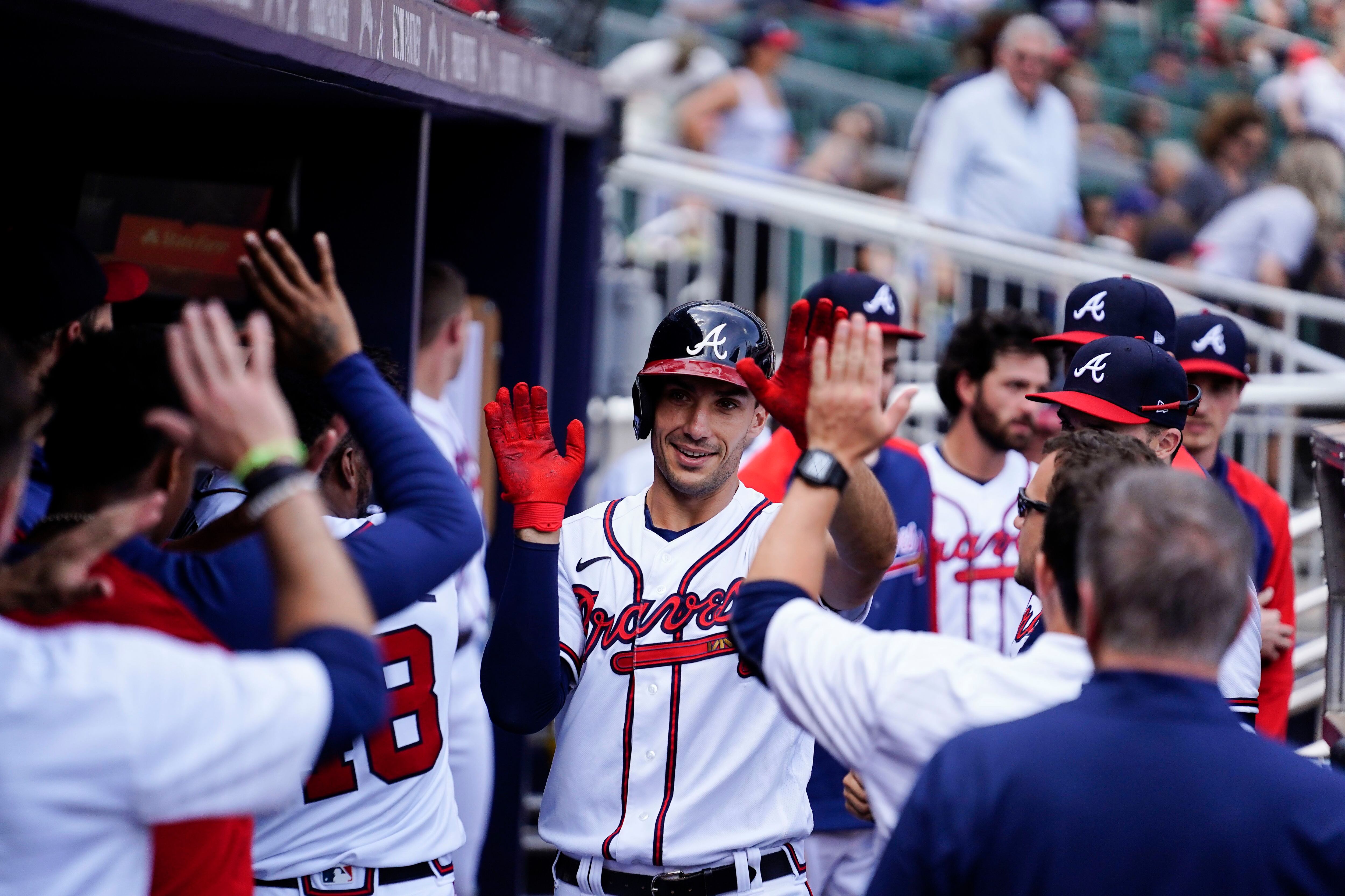 Alfaro delivers on Mother's Day, Padres win in walk-off