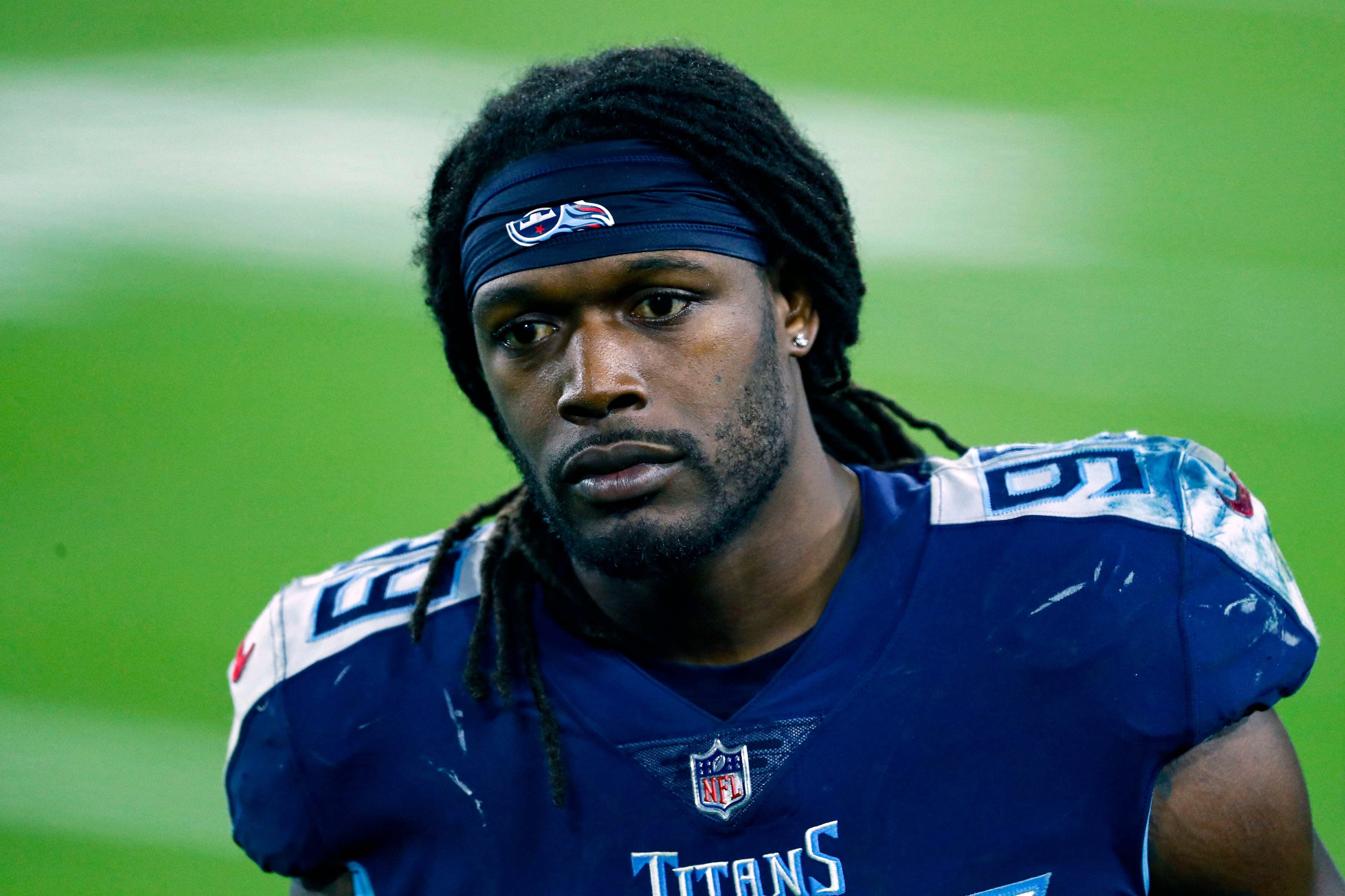 Jadeveon Clowney of the Cleveland Browns rushes the line of