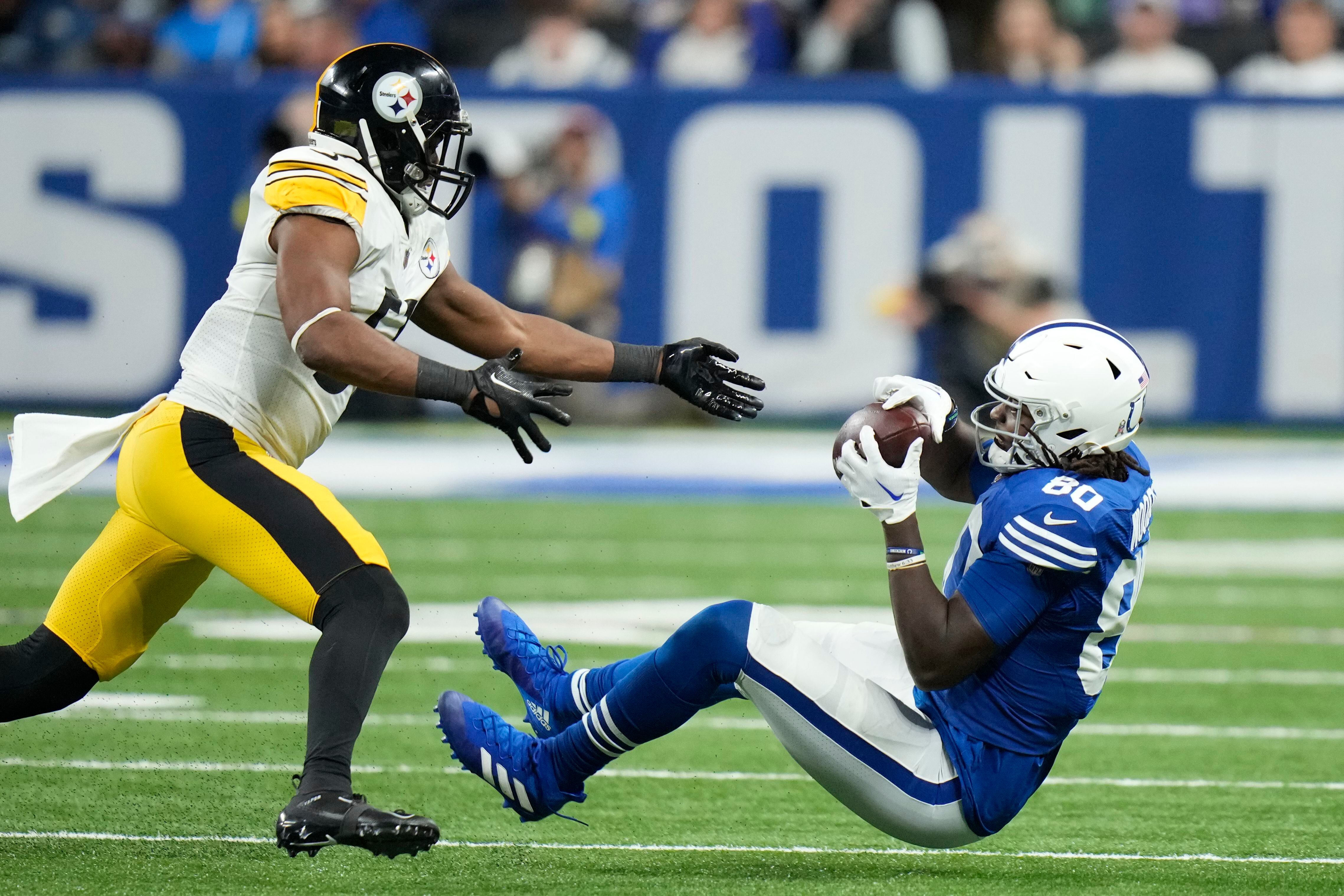 Snell runs for go-ahead TD, Steelers hold off Colts 24-17