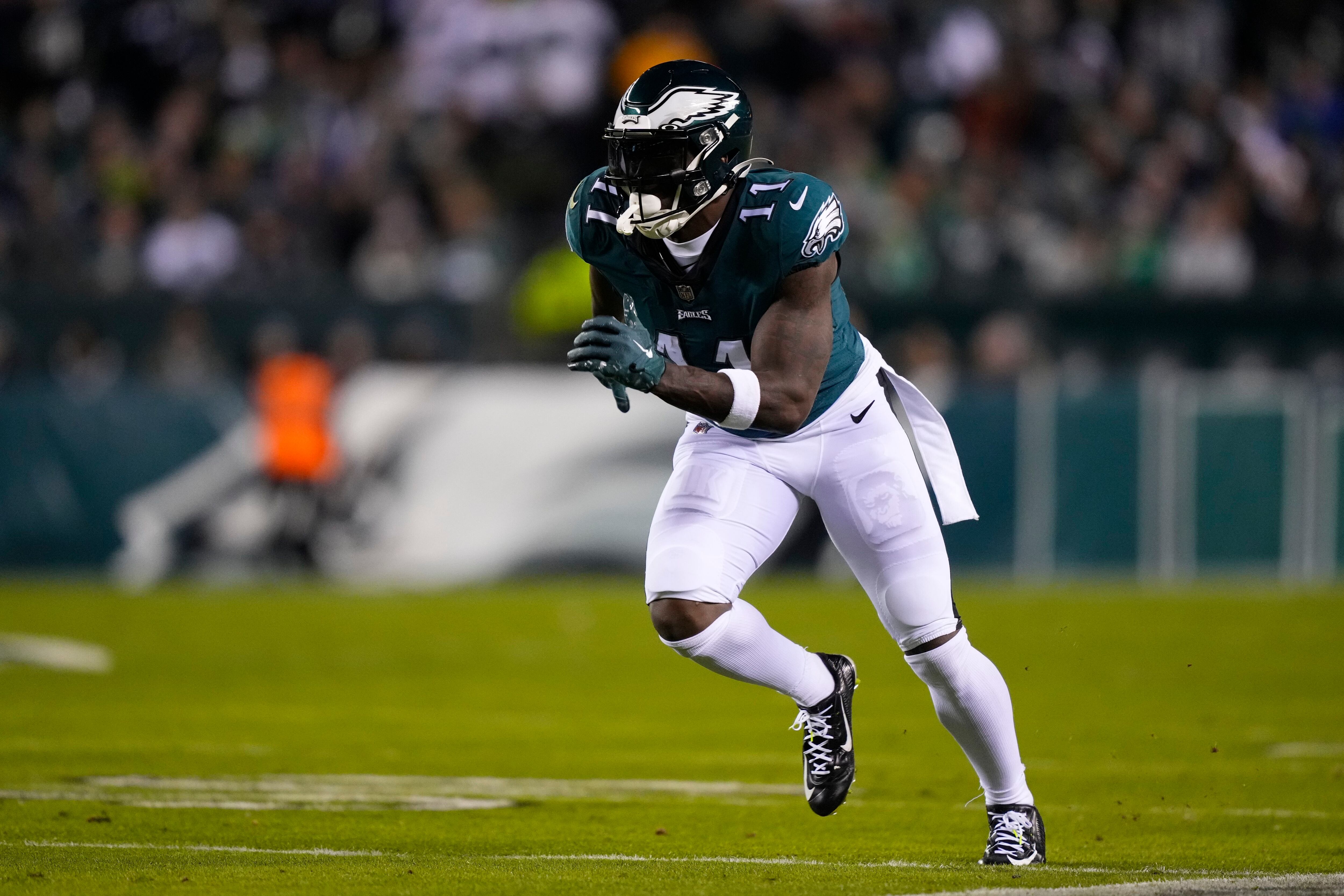 Wide receivers Brown, Smith form 'Dynamic Duo' for Eagles – Metro