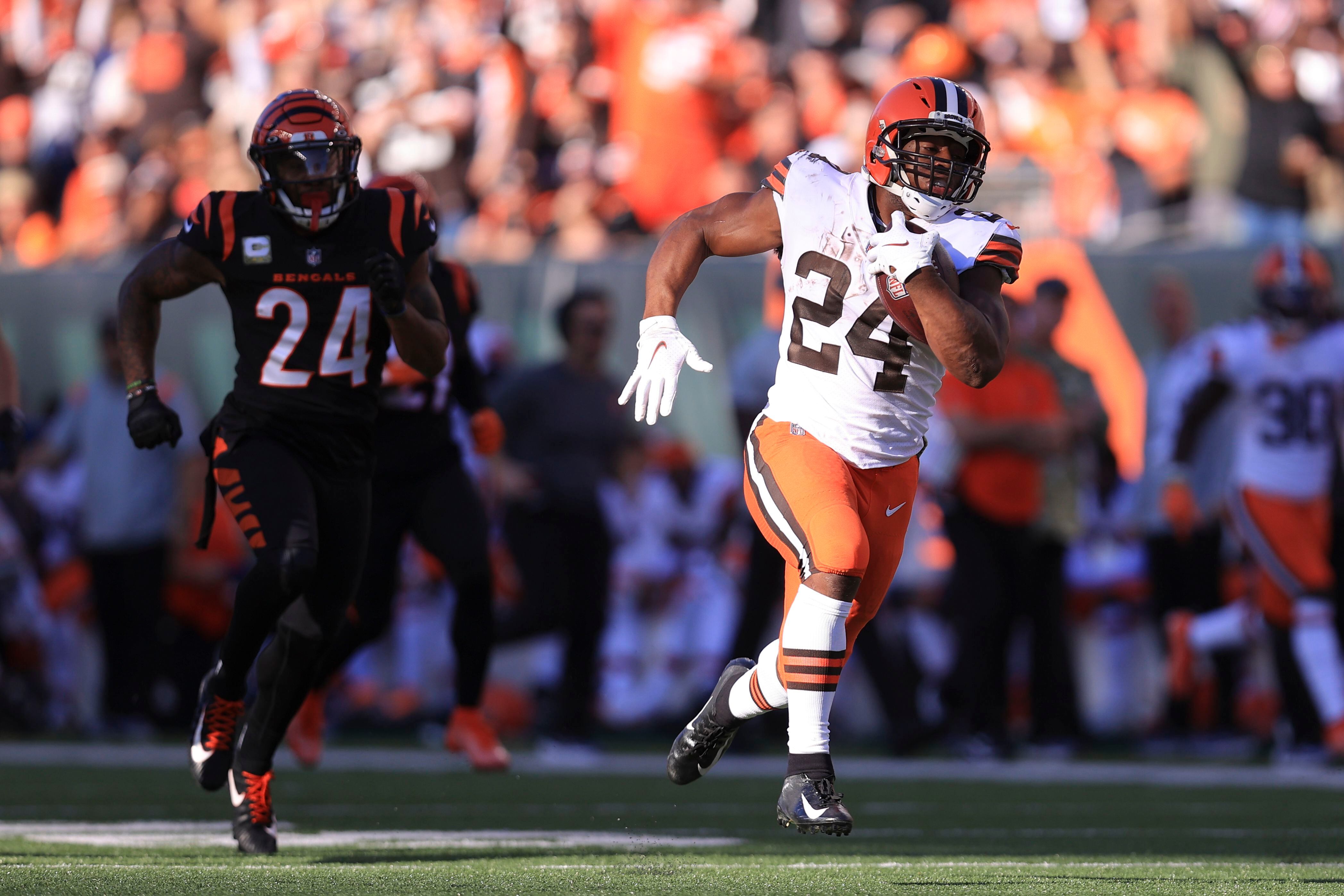 Cleveland Browns cornerback Denzel Ward returns an interception