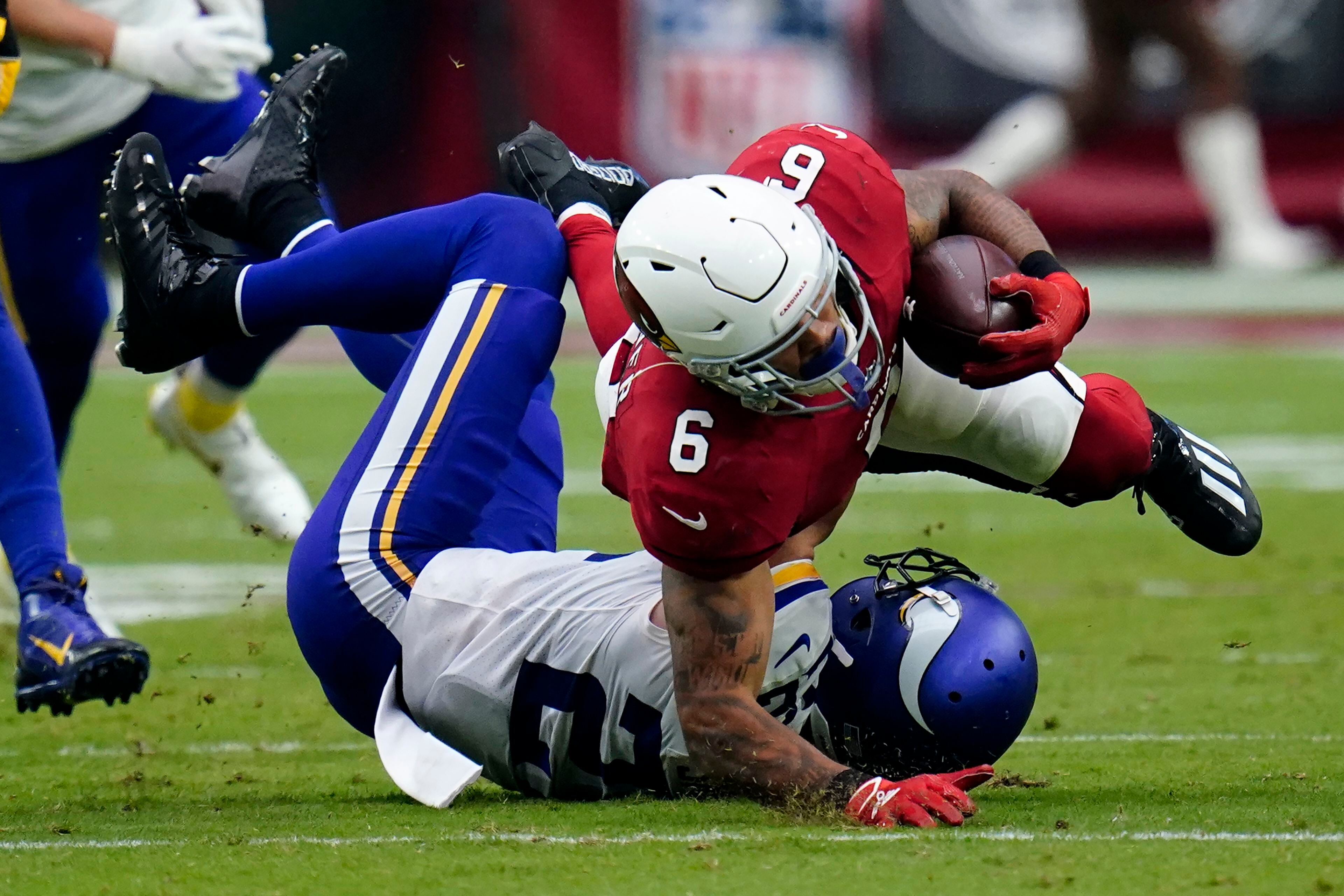 Vikings LB Nick Vigil Open Second Half Against Cardinals With Pick-Six Off  Kyler Murray