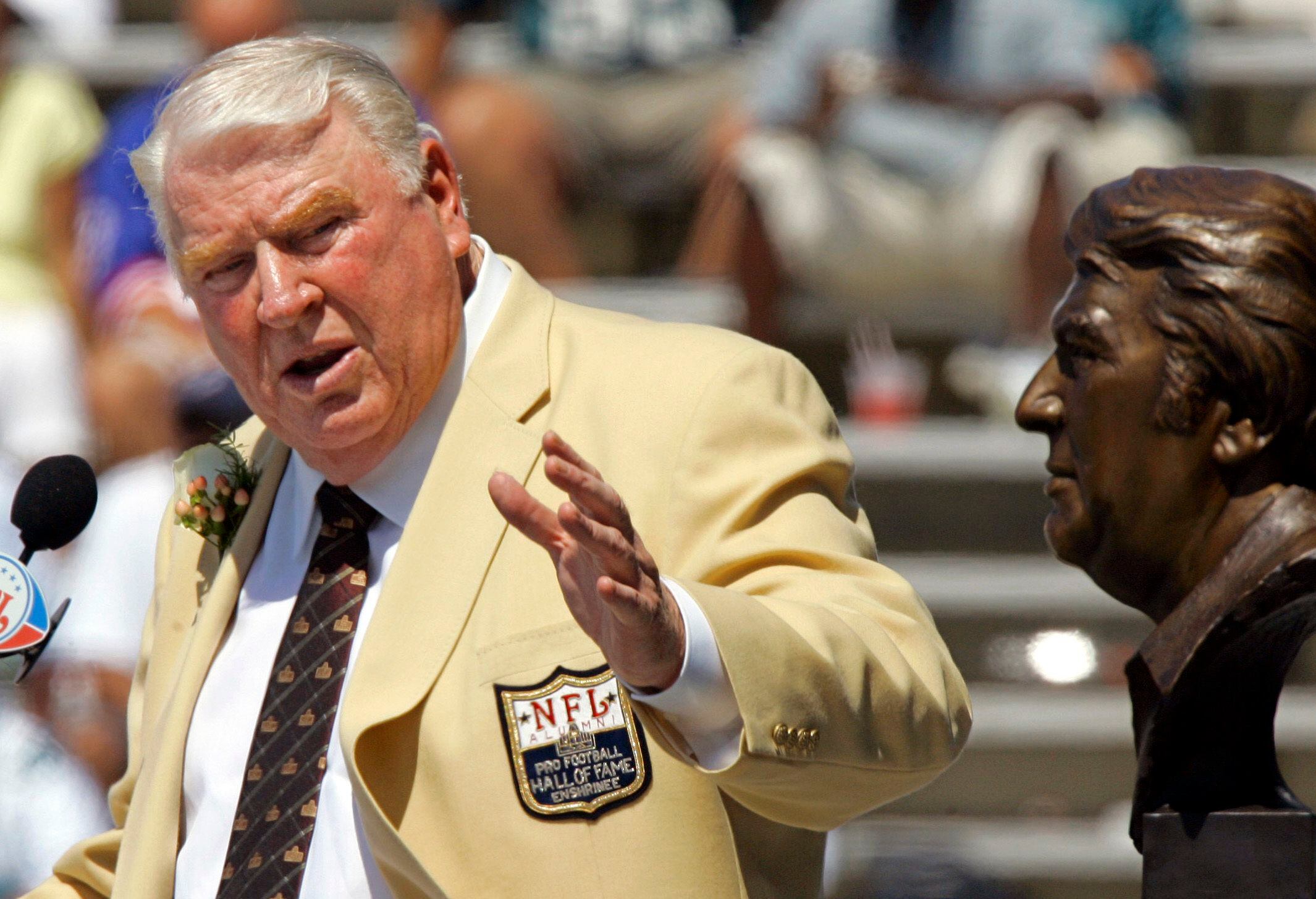 The Bus' makes its final stop at Pro Football Hall of Fame 