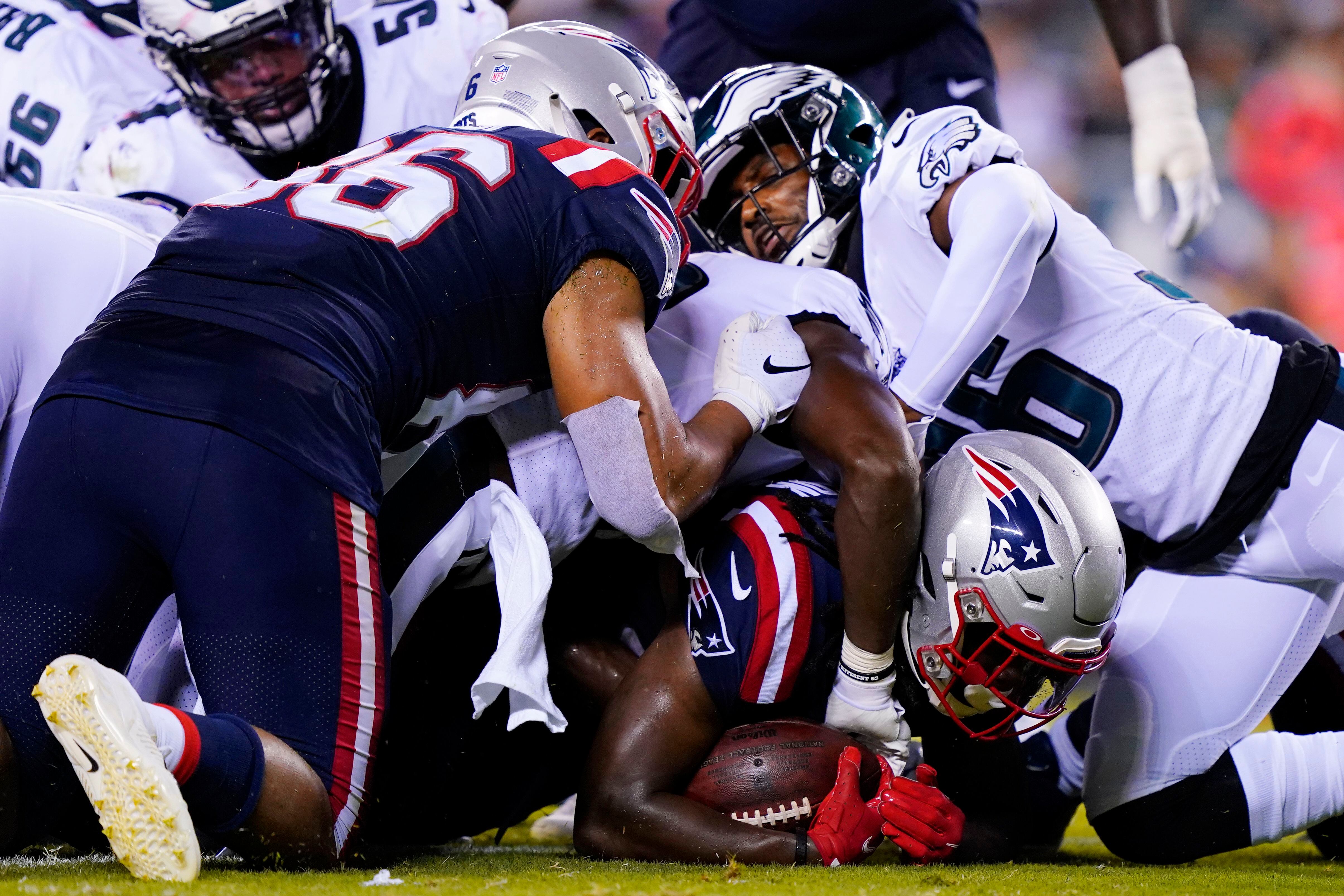 Patriots rout Eagles 35-0, Newton, Jones star at QB